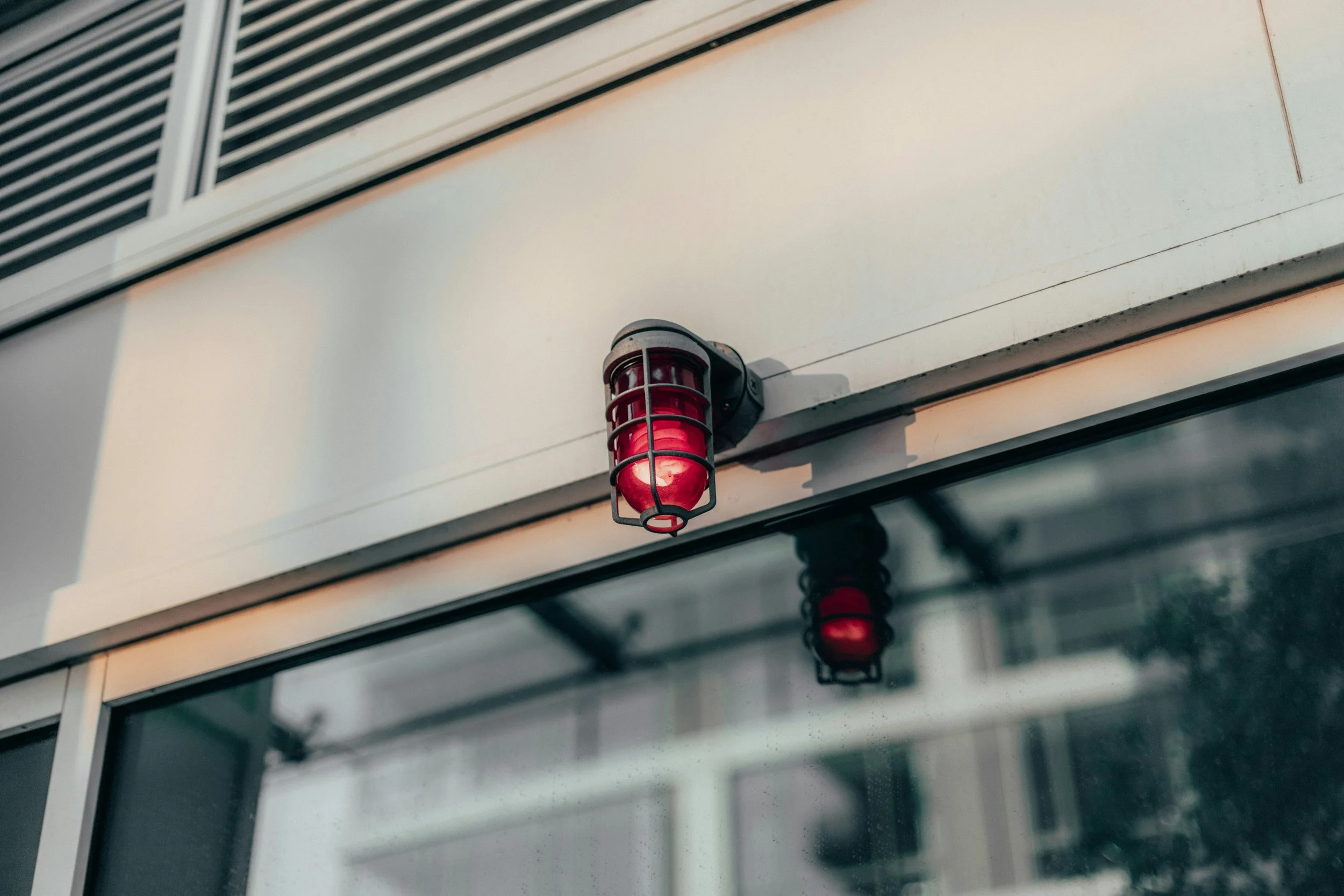Emergency lighting installation