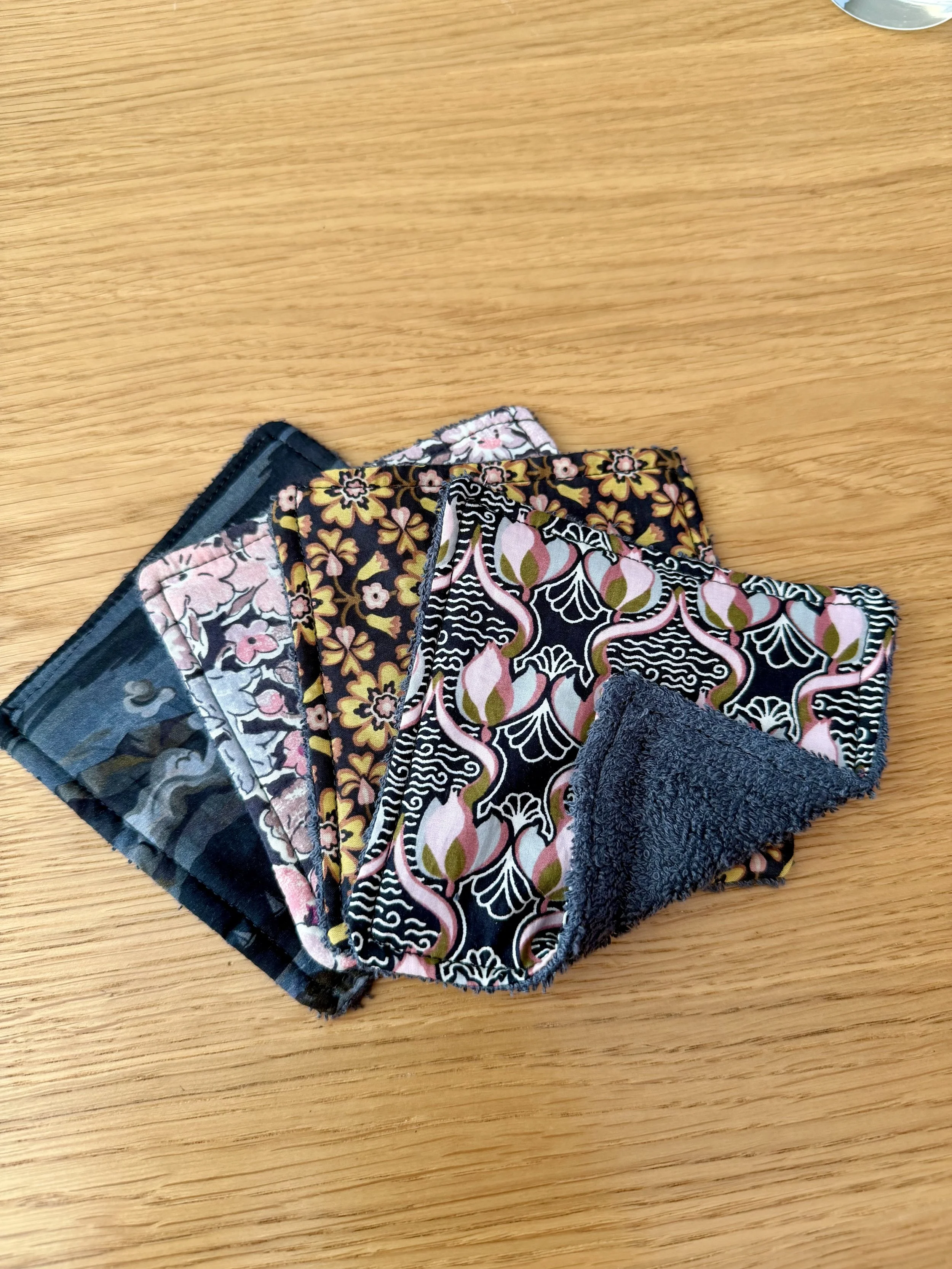 After Dark Liberty Cleansing Cloths - Set of Four