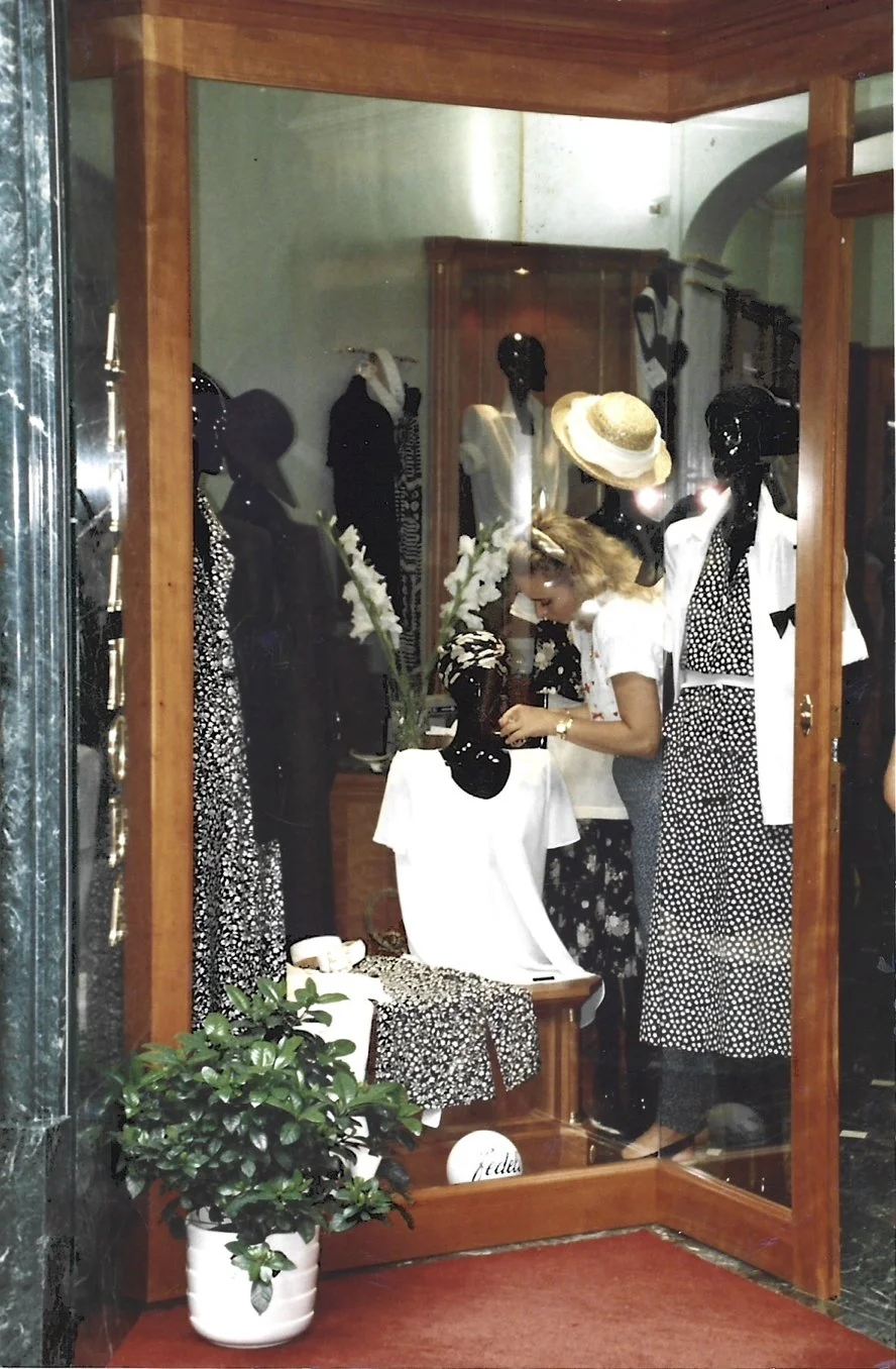 Allestimento vetrina Graziella Boutique. 1990