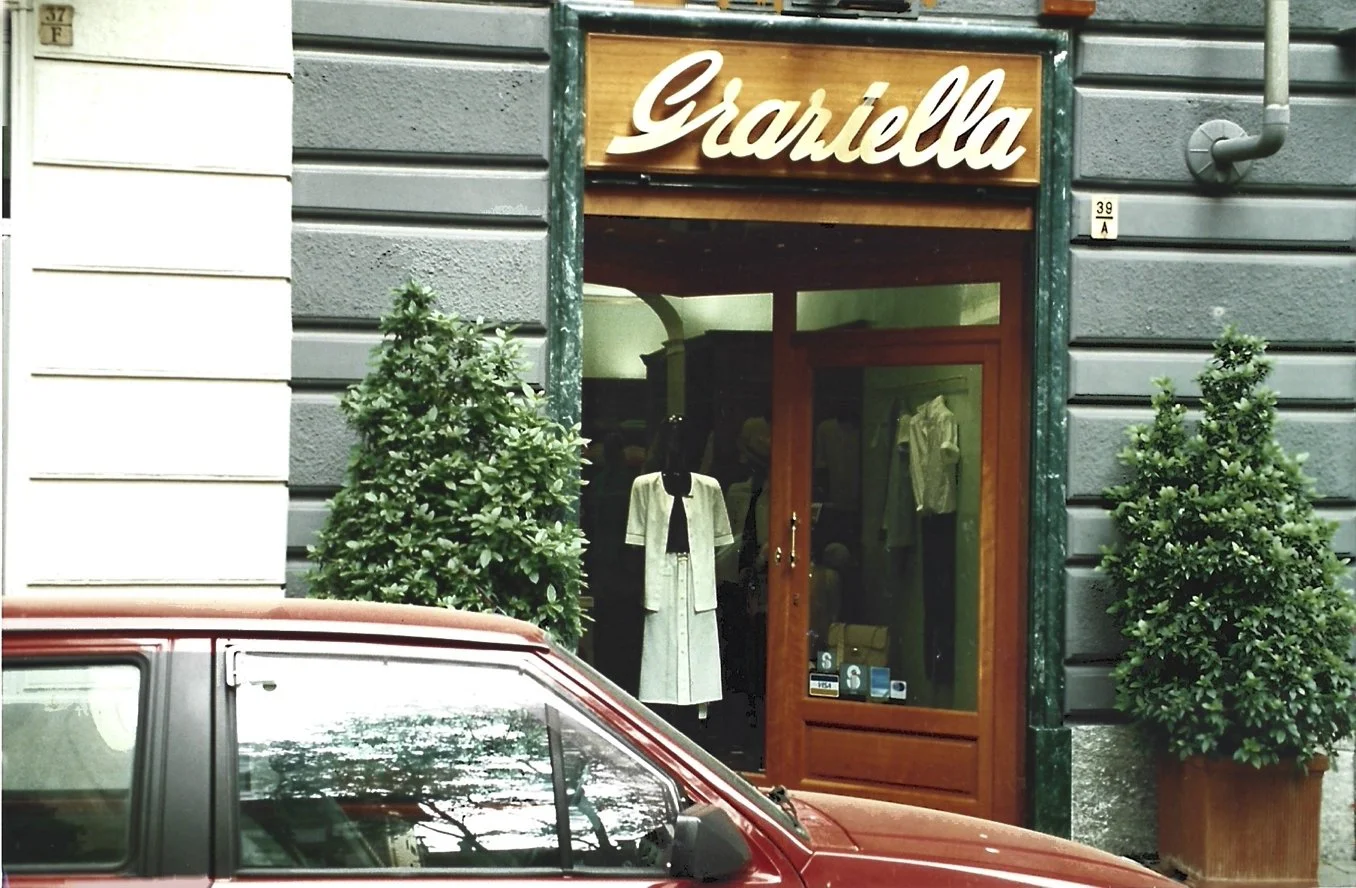 Vista Graziella Boutique dalla strada. 1990