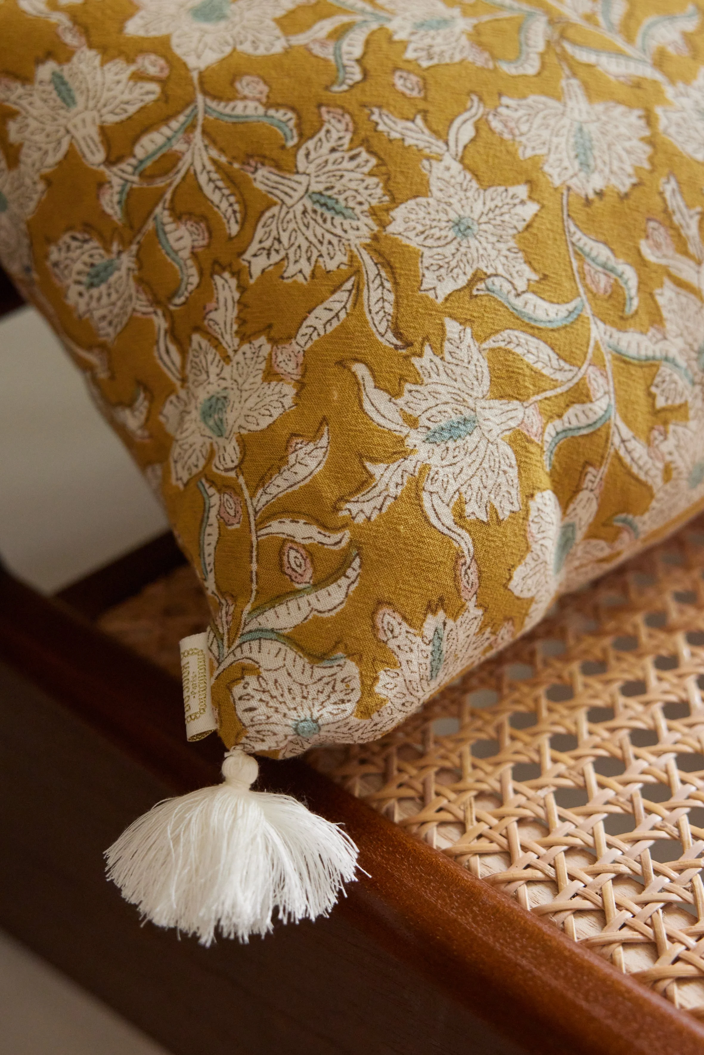 CUSHION COVER LOTUS ABSYNTHE (1).jpg