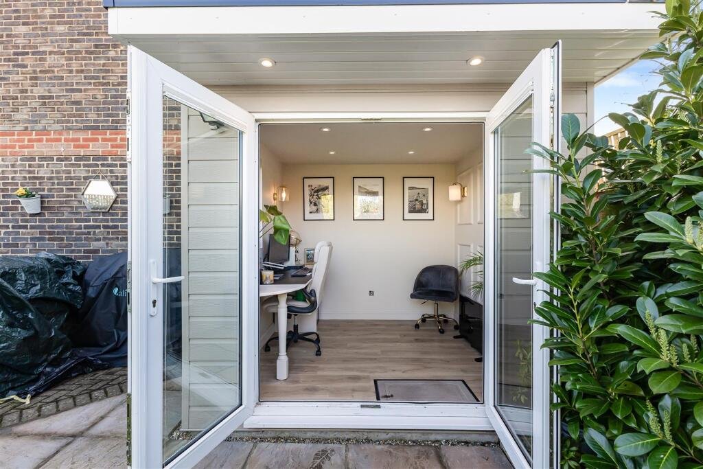 Open glass patio job in Orpington