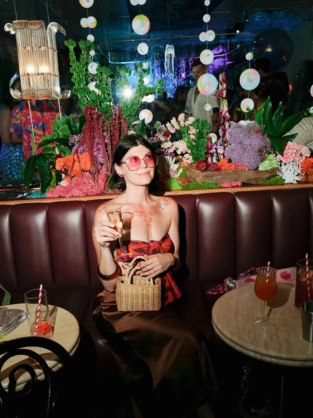 @maddiestring took my pic @heidilgardner &lsquo;s tropical fish tank birthday party in front of the flowers I made and I LOVE IT 

another view of the tropical fish tank floral installation 

Close up on the fishy 

Sea creature of my dreams 

@littl