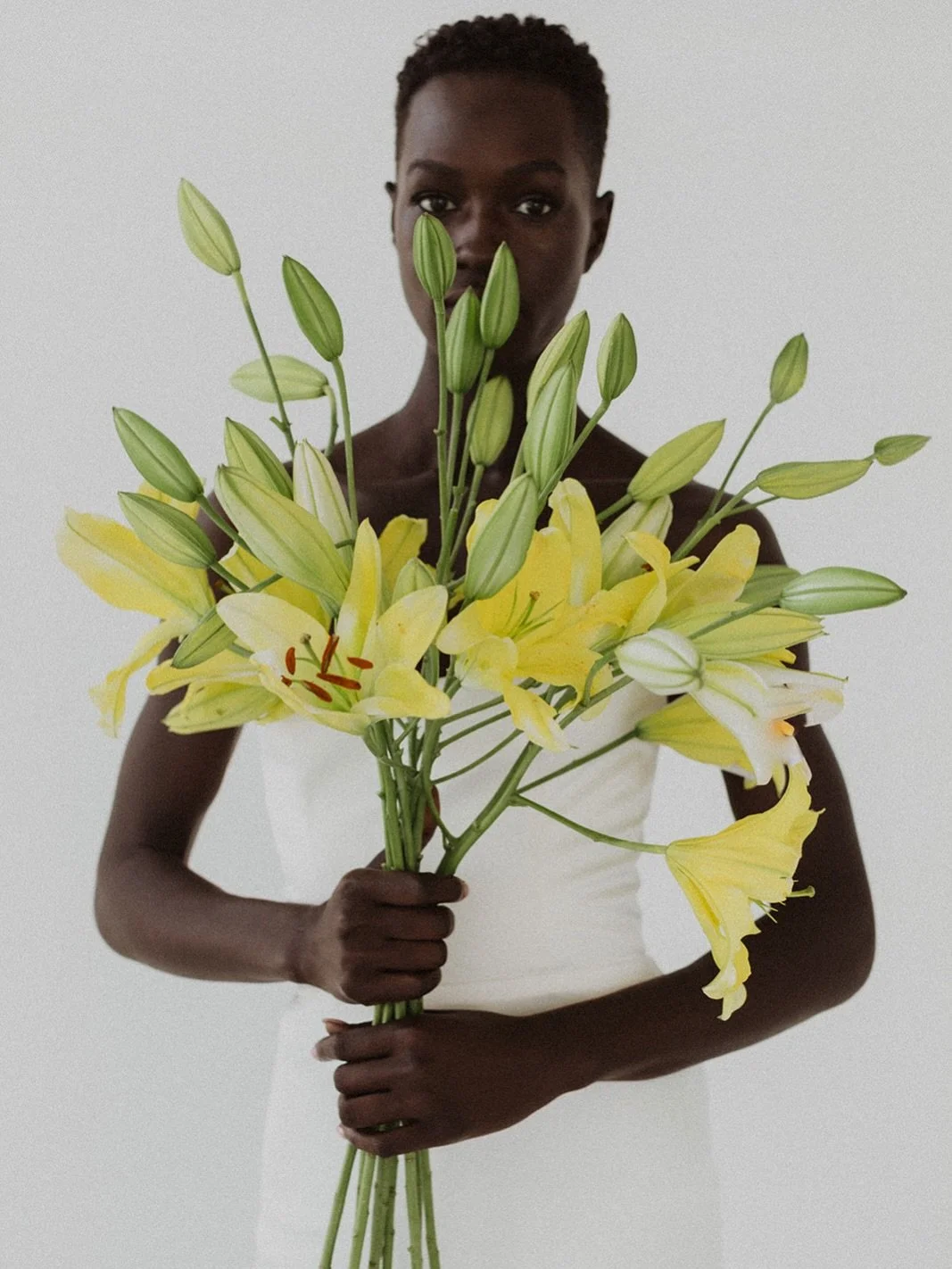 One of my all time fave @bride.kc shoots 💛 mostly because we used yellow 🌼

Looking for florals for your branding or editorial shoot? Link in bio to inquire #thecottagerose 
.
.
Photos @kaleyfromkansas 
Dress @bride.kc 
Dress Designer @sarahseven 
