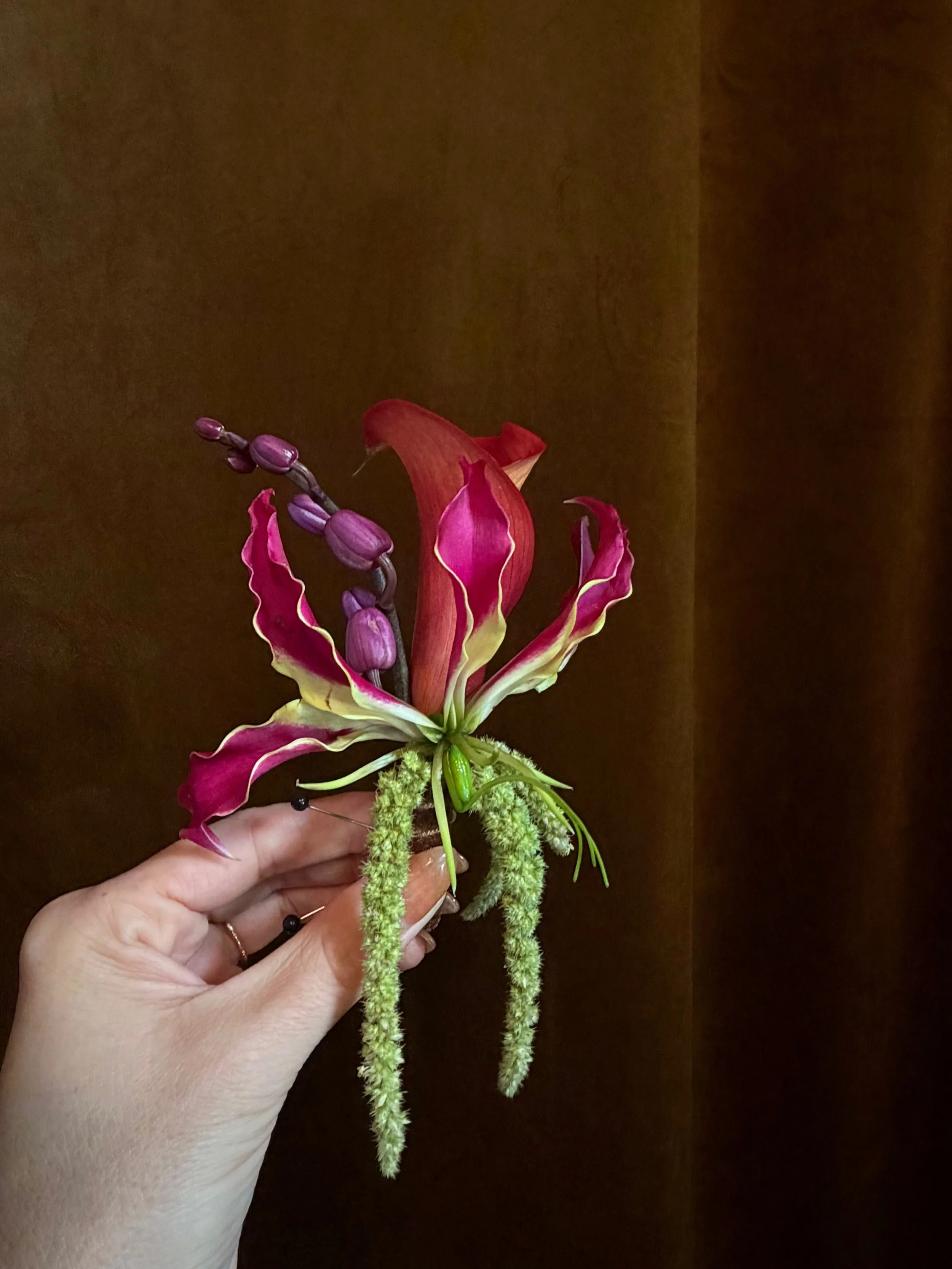 A bout so cool it gets its own post 😮&zwj;💨
.
.
#thecottagerose | #ferrellholdingflowers | Kansas City wedding florist | full service wedding florist | destination wedding florist | event florist | modern florals | September wedding inspiration | c