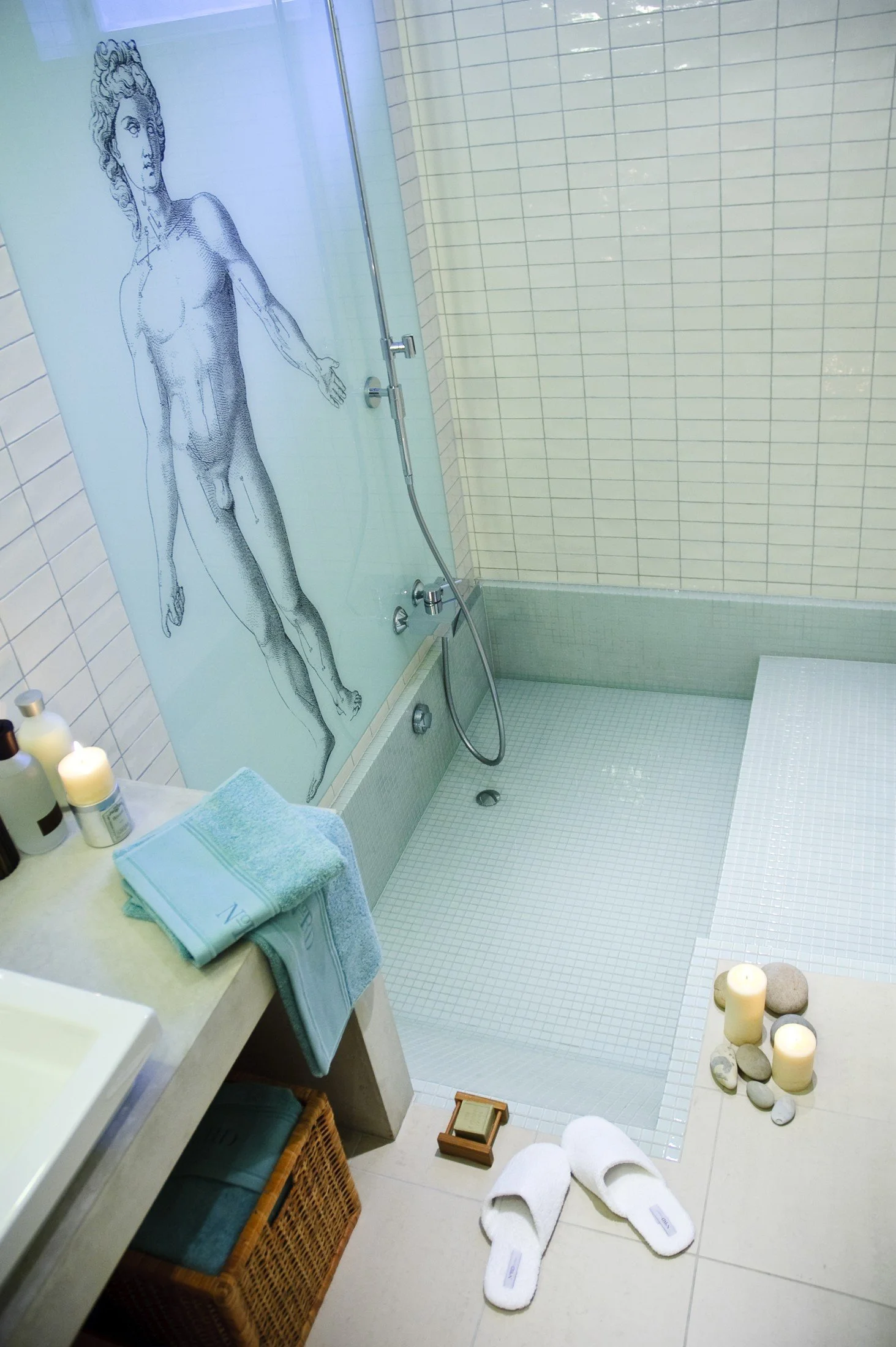 02-romersk-bad-oslo-nedsenket-badekar-mosaikk.jpg