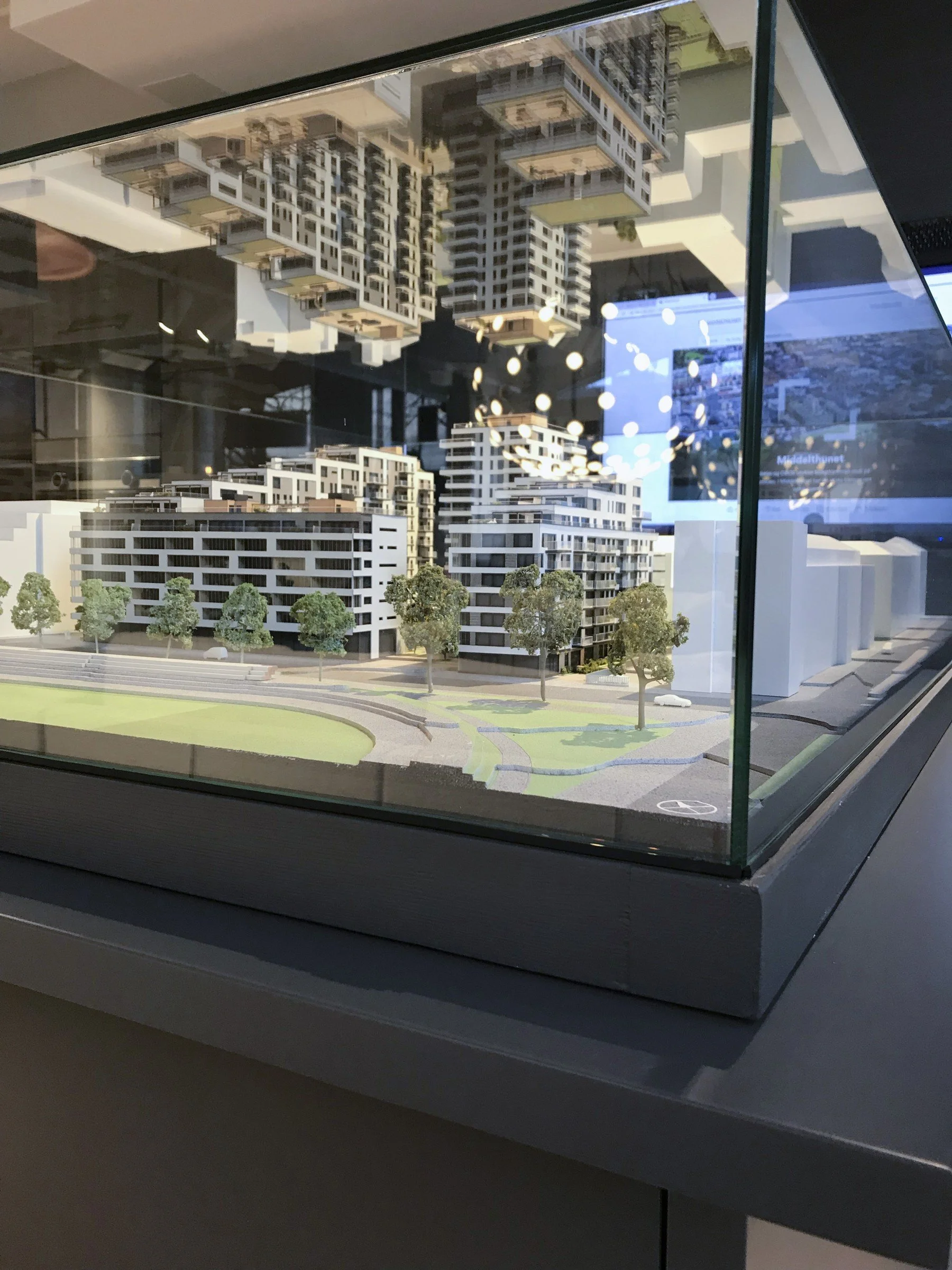 03-veidekke-showroom-middelthunet-modell-middelthunet.jpg