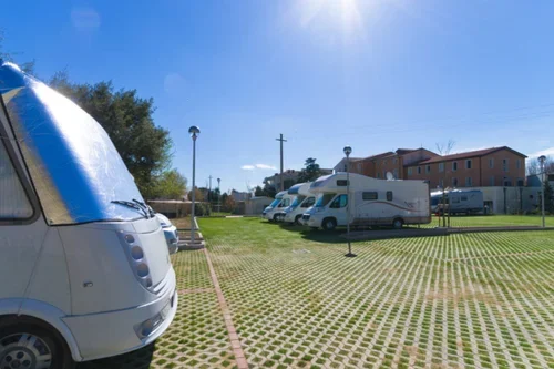 Camping-MM_1.webp
