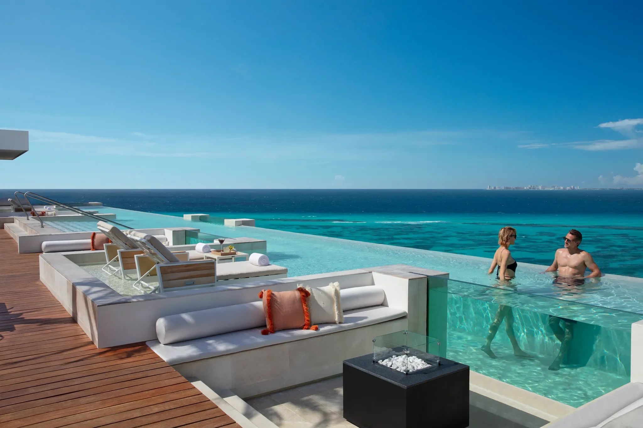 SEIIM-EXT-Couple-RooftopPool-2A-CB.webp
