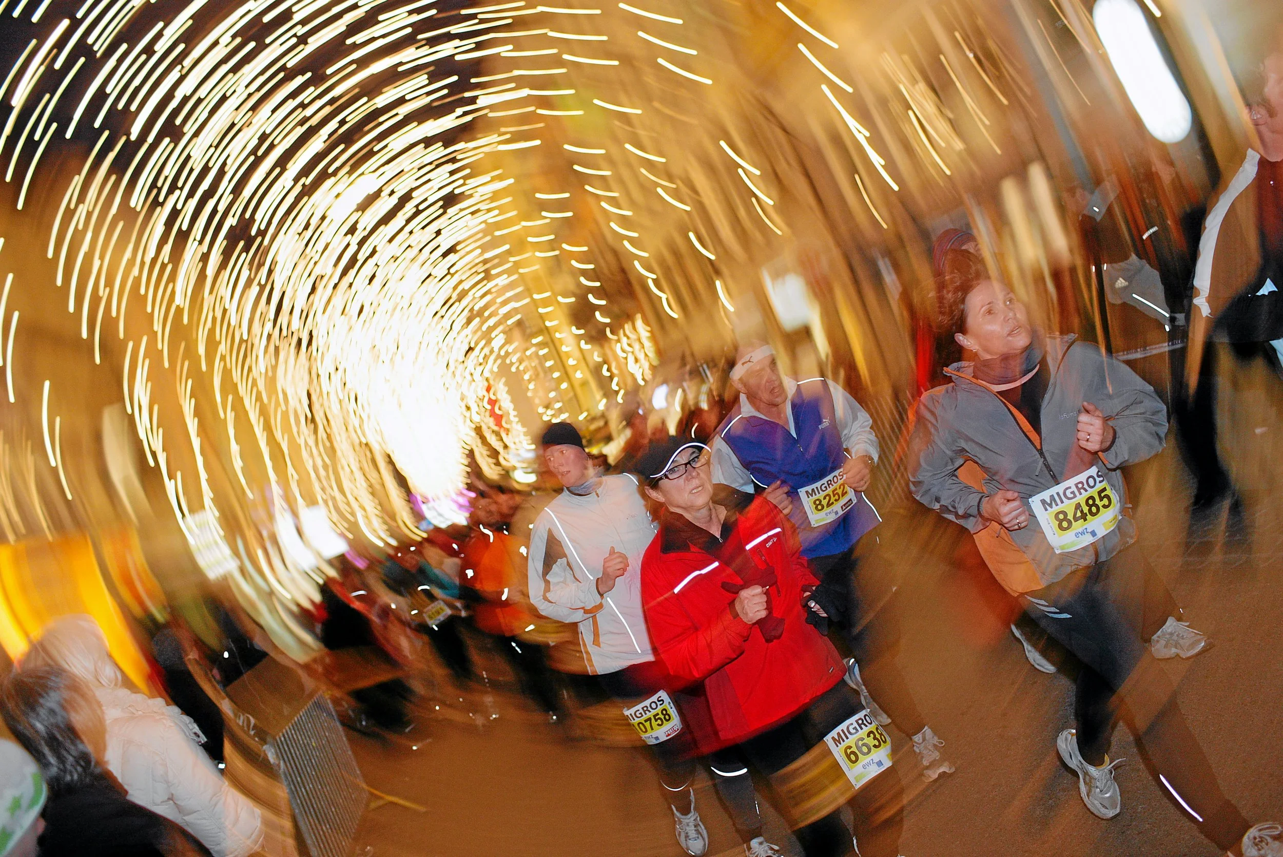 Silvesterlauf Zürich. Weihnächtliche Stimmung am Rennweg