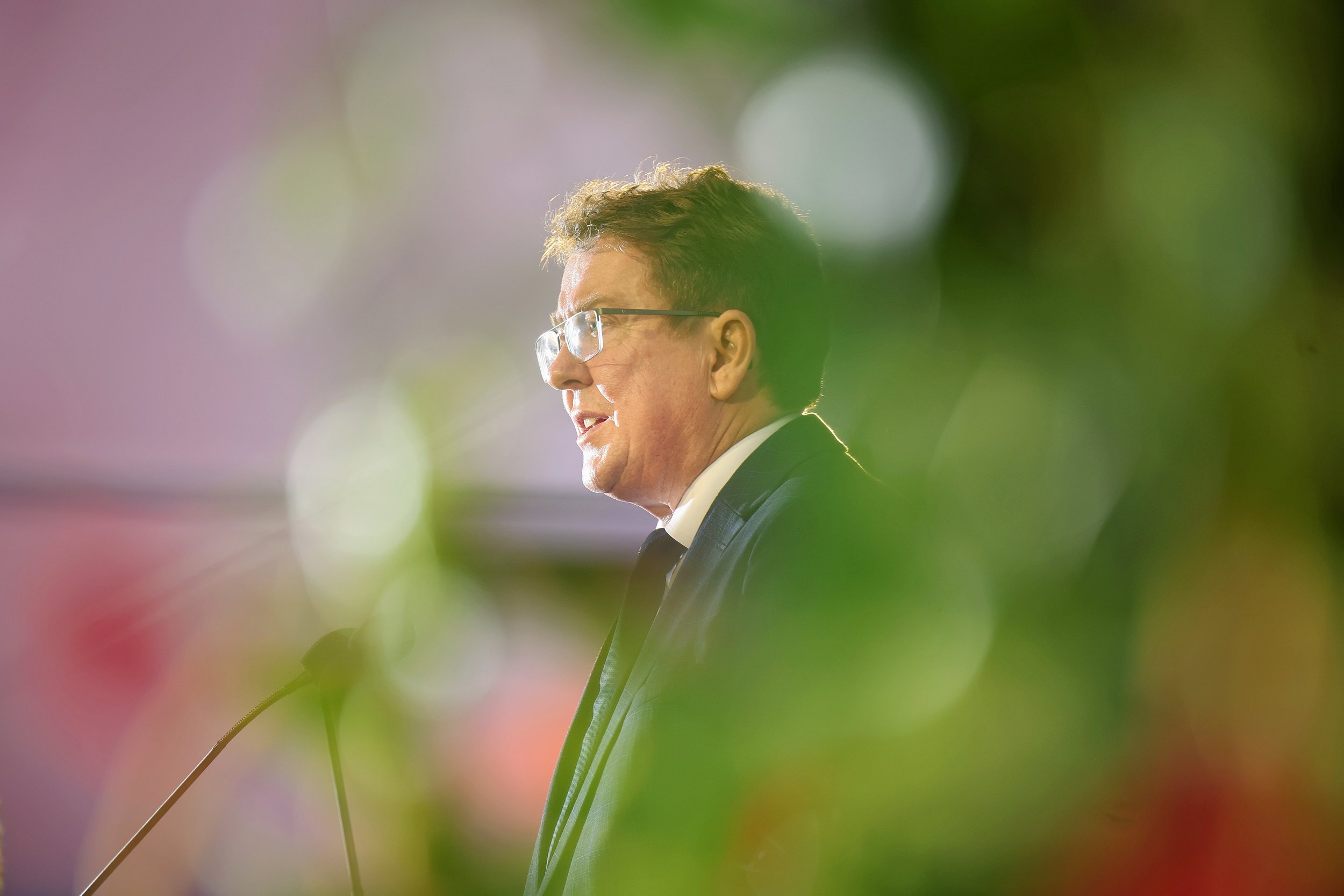 Bundesrat Albert Rösti bei seiner Festansprache zur Eröffnung des Alpula-2-Tunnels.