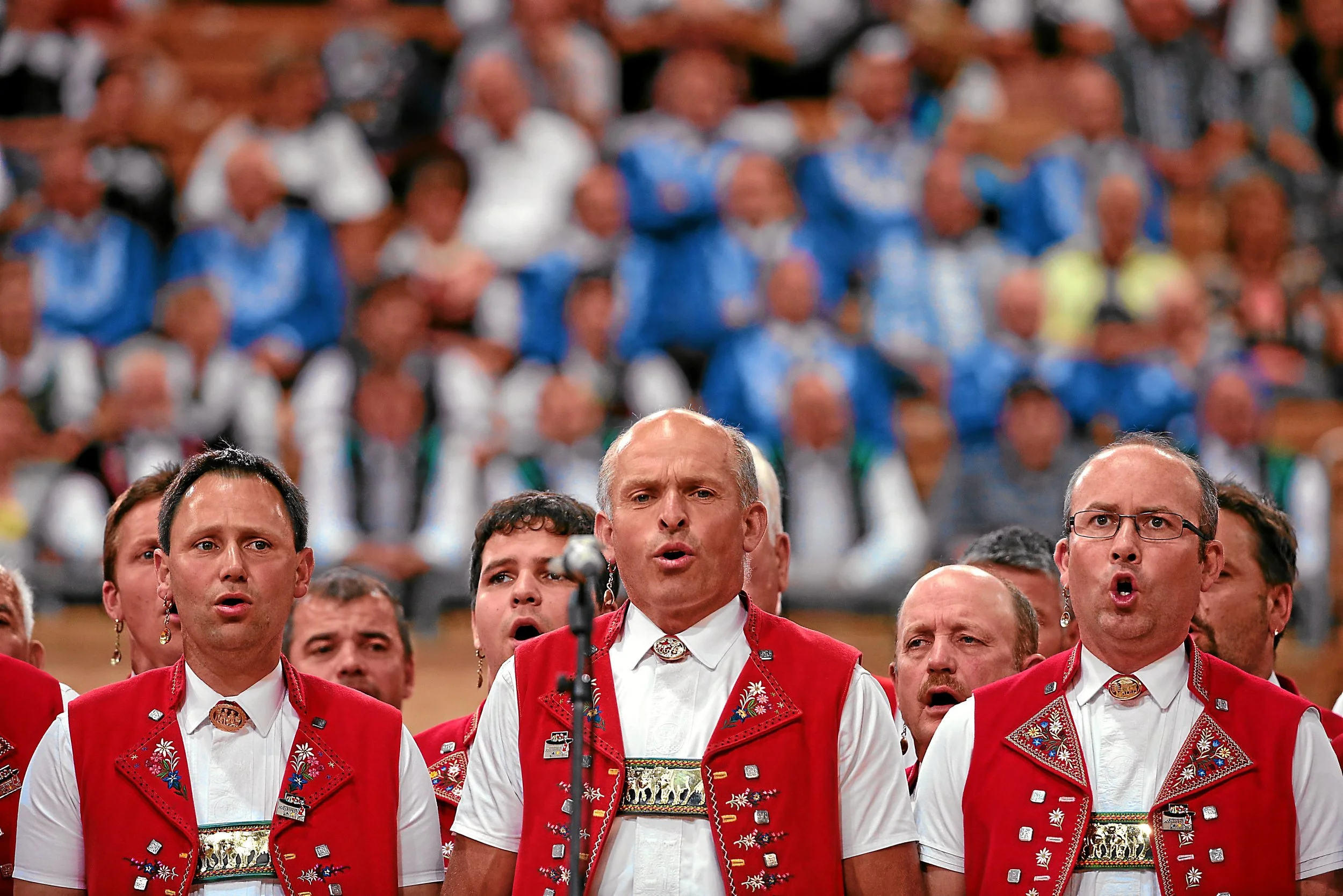 Eidg. Jodlerfest 2014 Davos. Appenzeller Jodel während des Festaktes in der Davoser Eishalle.
