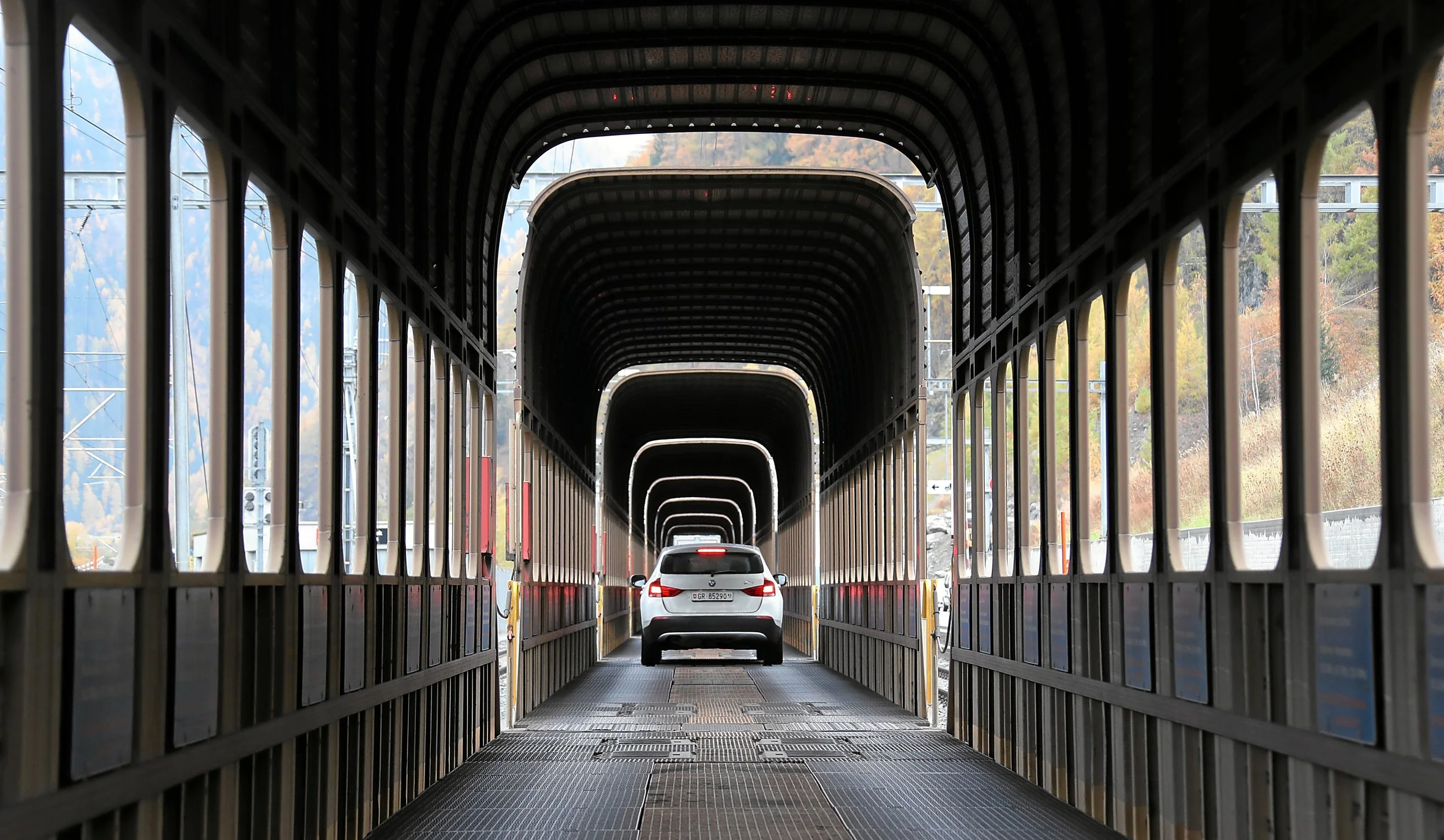 Rhätische Bahn. 20 Jahre Rollende Strasse durch den Vereinatunnel.