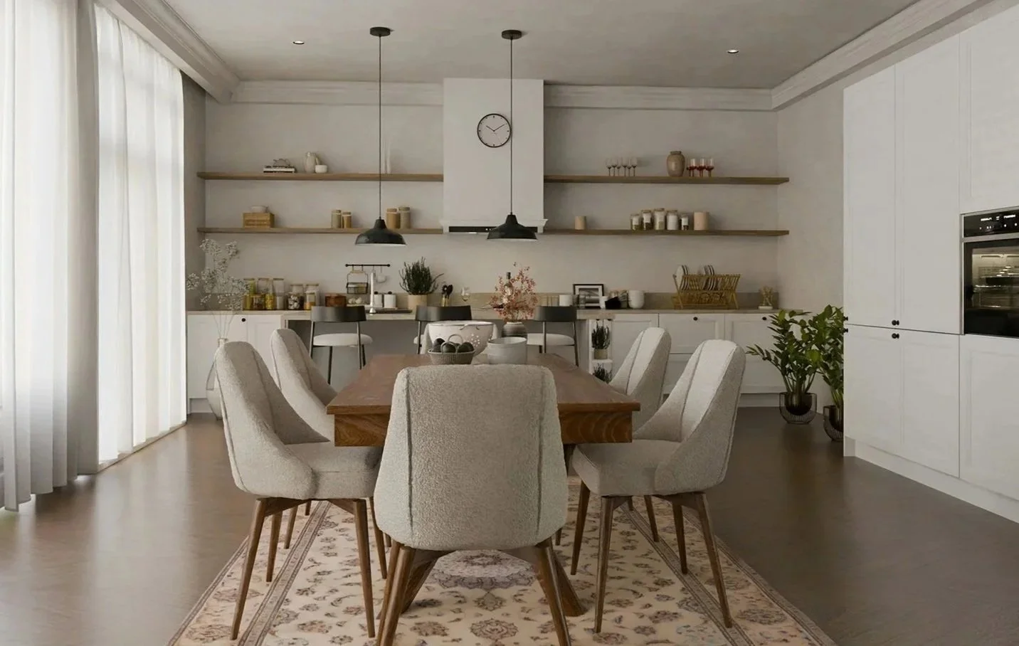Elegant eetkamer met zes beige beklede stoelen rondom een houten tafel, open keuken met witte kasten, planken en decoraties, grote raampartijen met witte gordijnen.