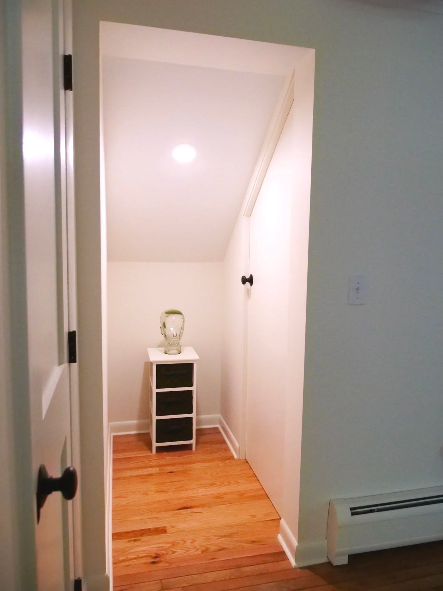 alcove storage entry