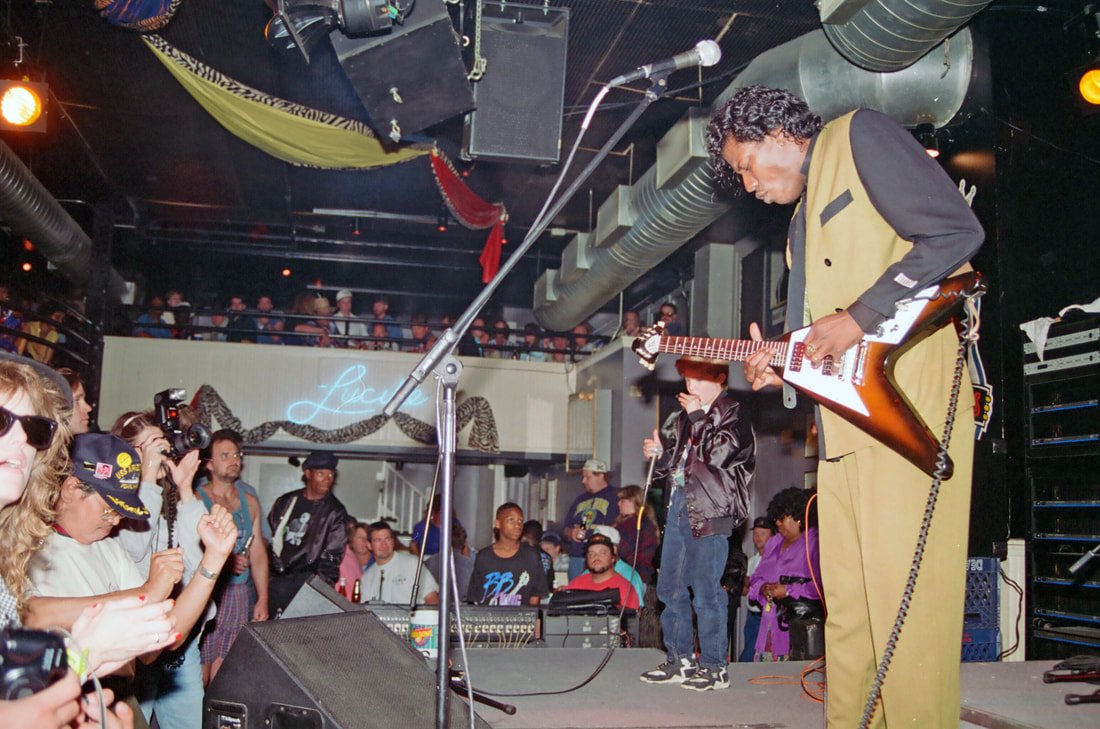 02363-n-19arxrn8jh2370_orig.jpg
