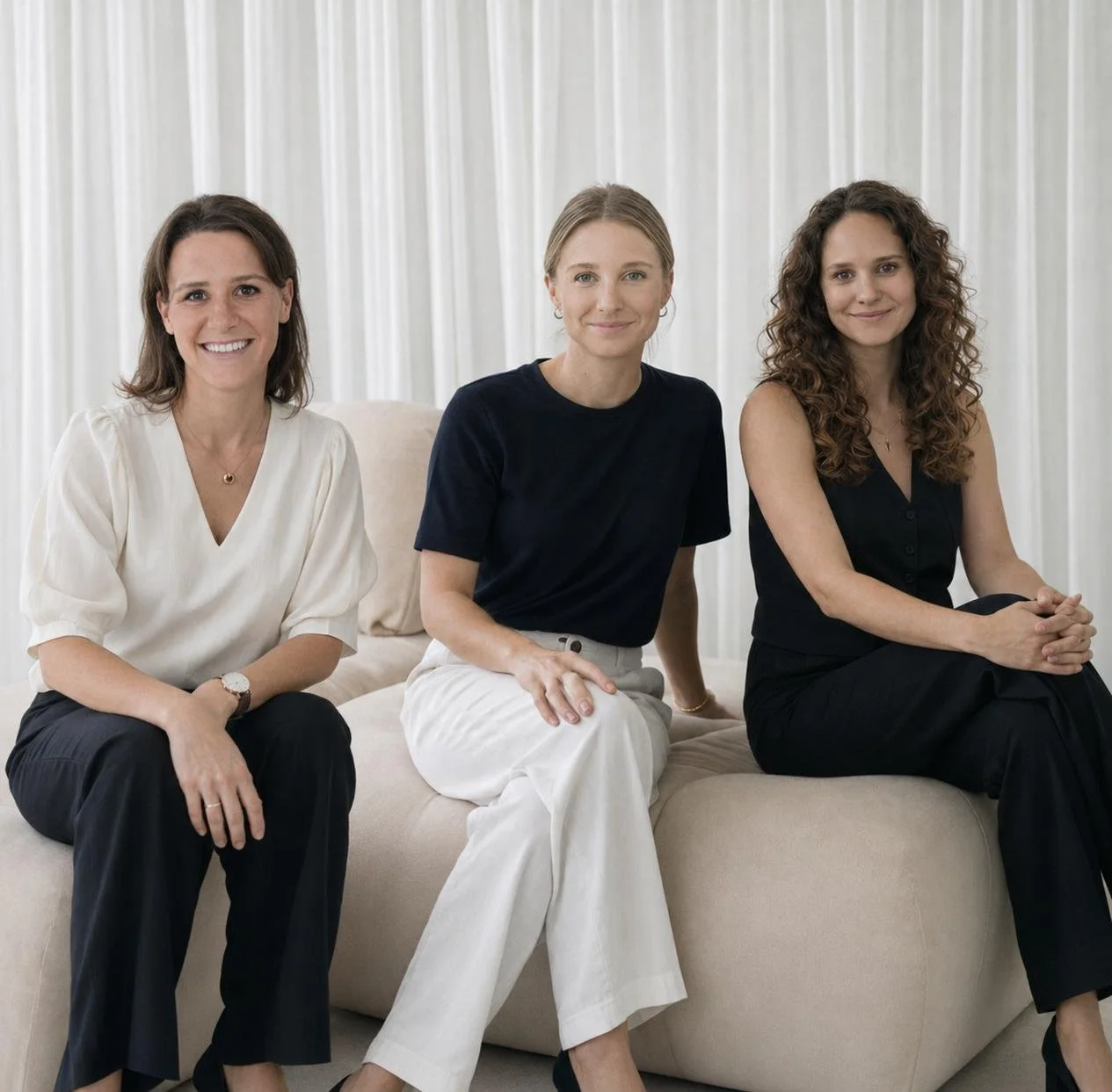 NOA Gründerinnen Louisa Witte, Amrei Groß und Ines Schwarz — Female Health App aus Hamburg