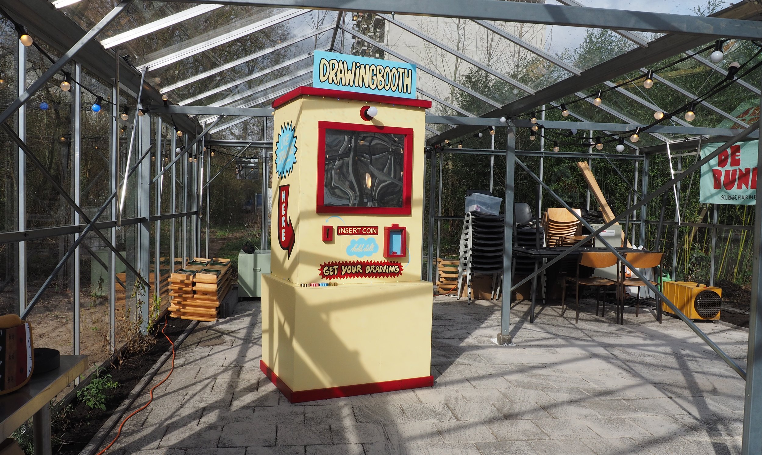 drawing booth horizontaal.JPG
