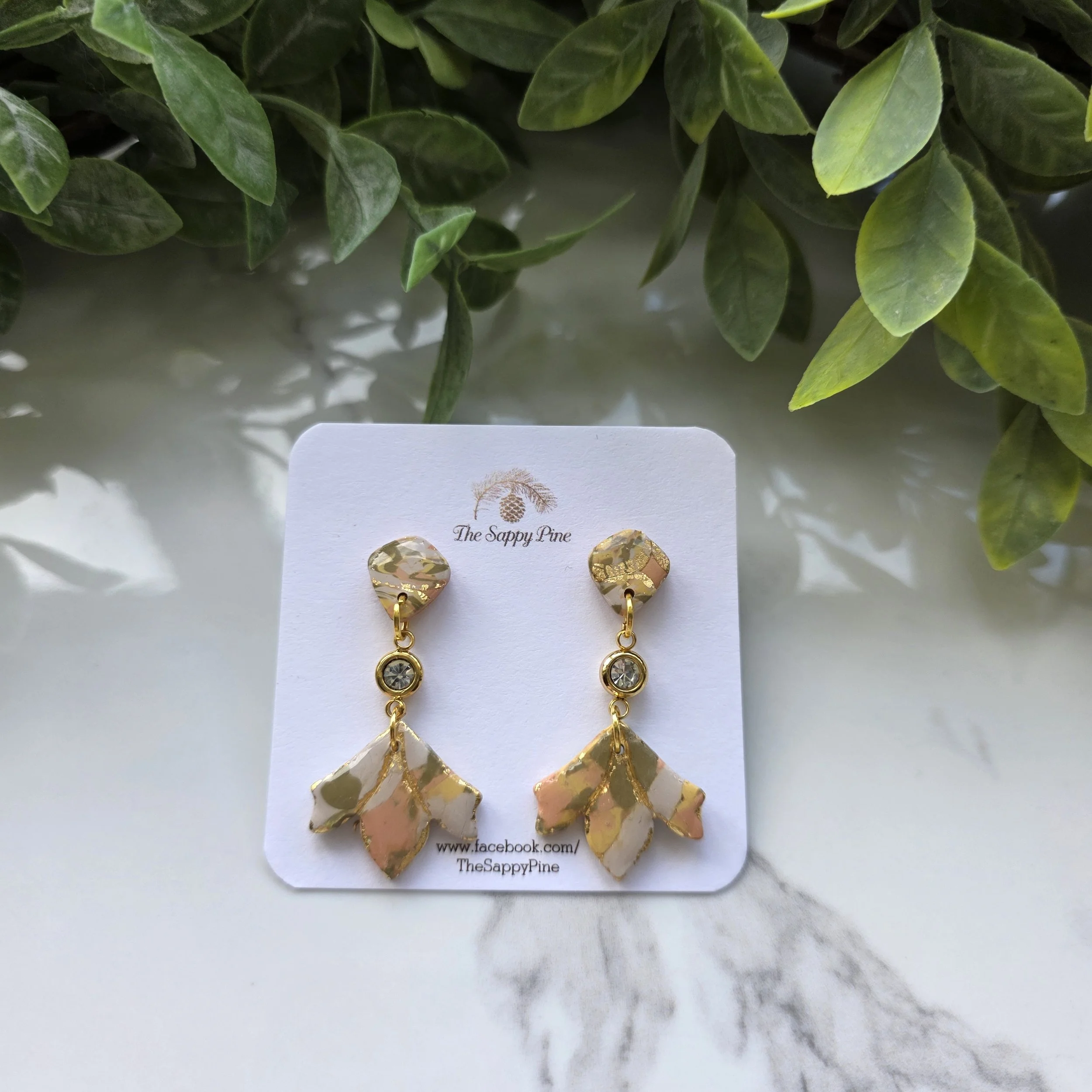 NATURALS TULIP DANGLES