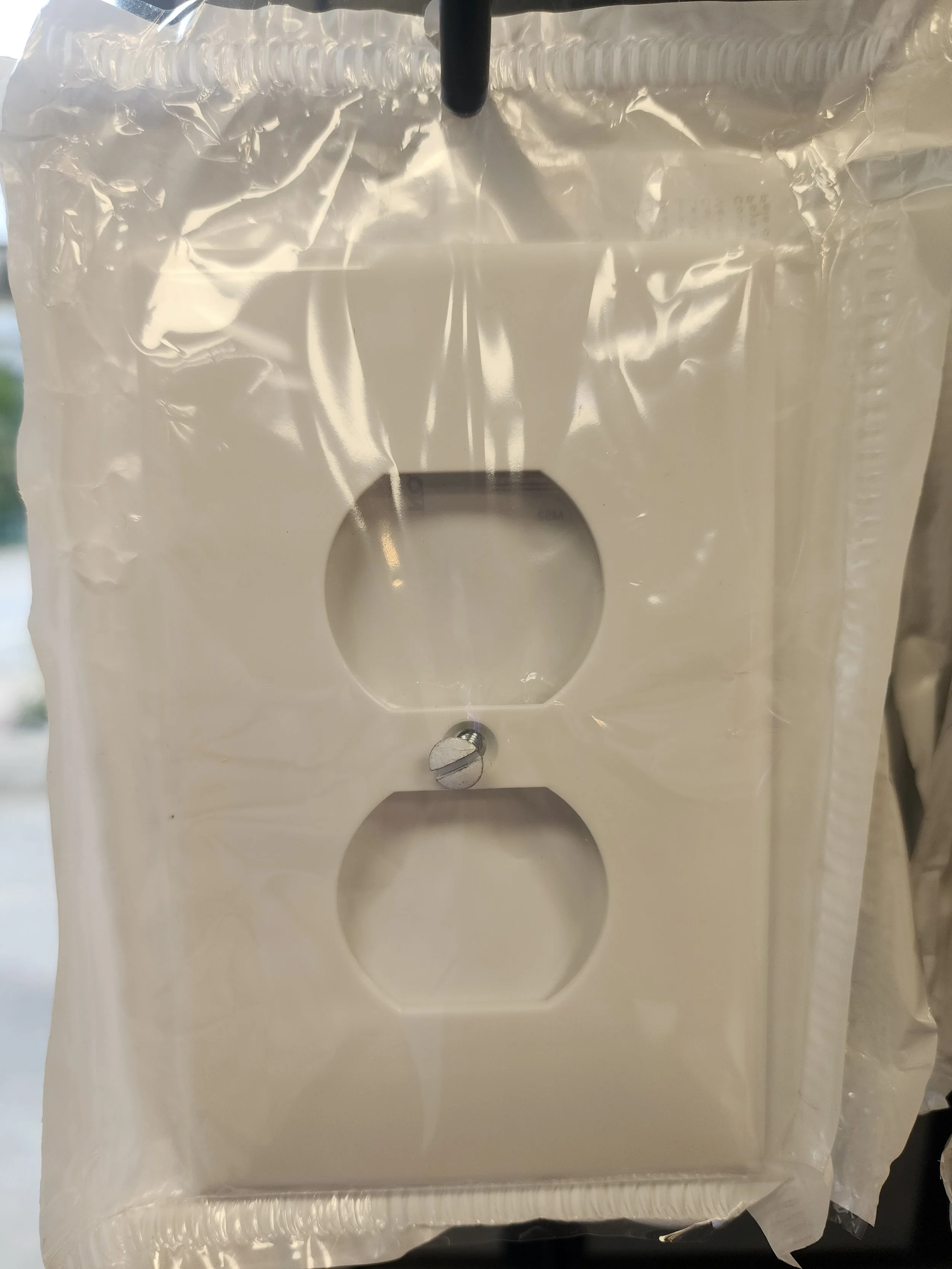 Leviton outlet cover plate white