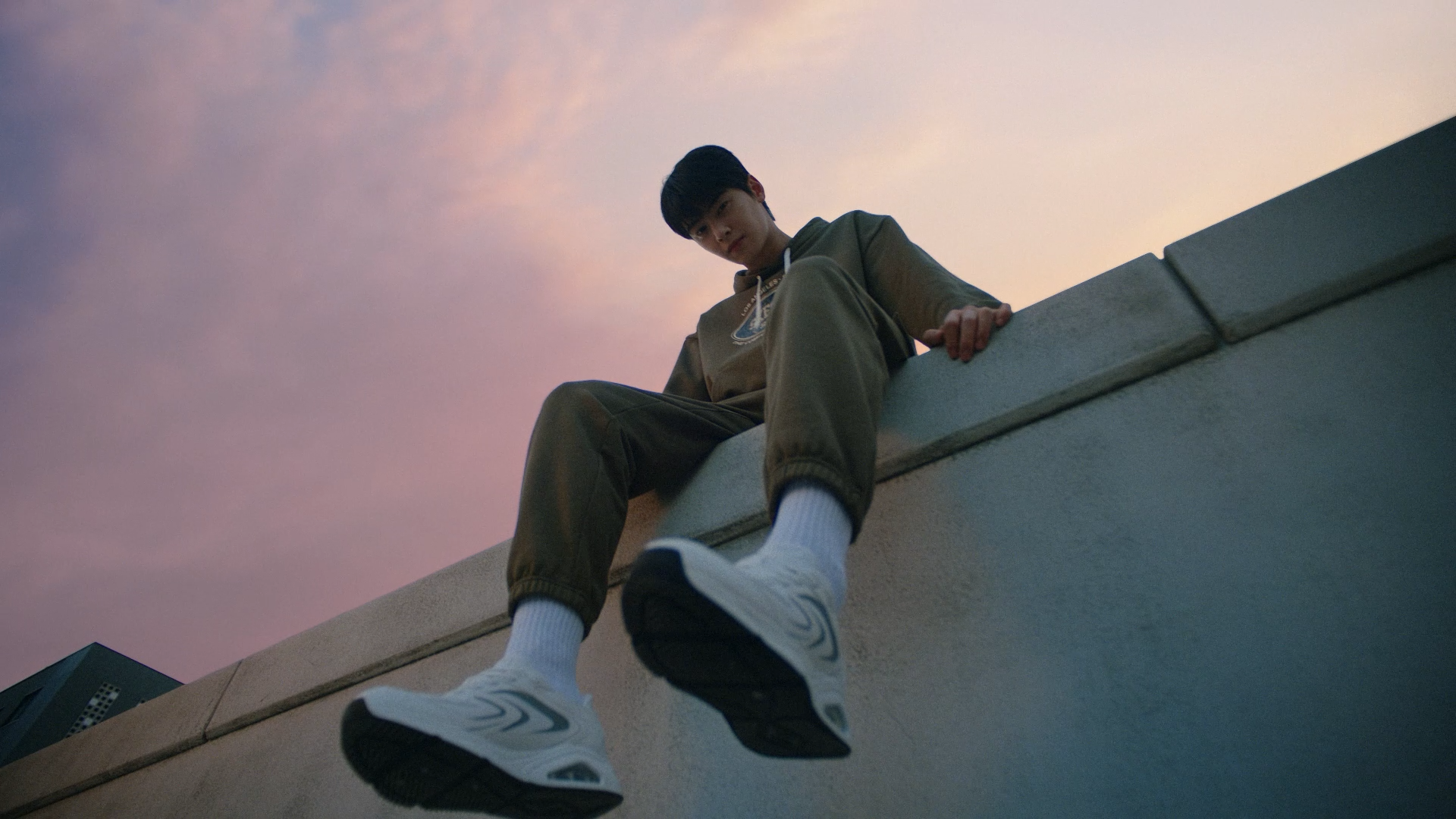 0610_Skechers_30.00_00_25_06.Still007.png