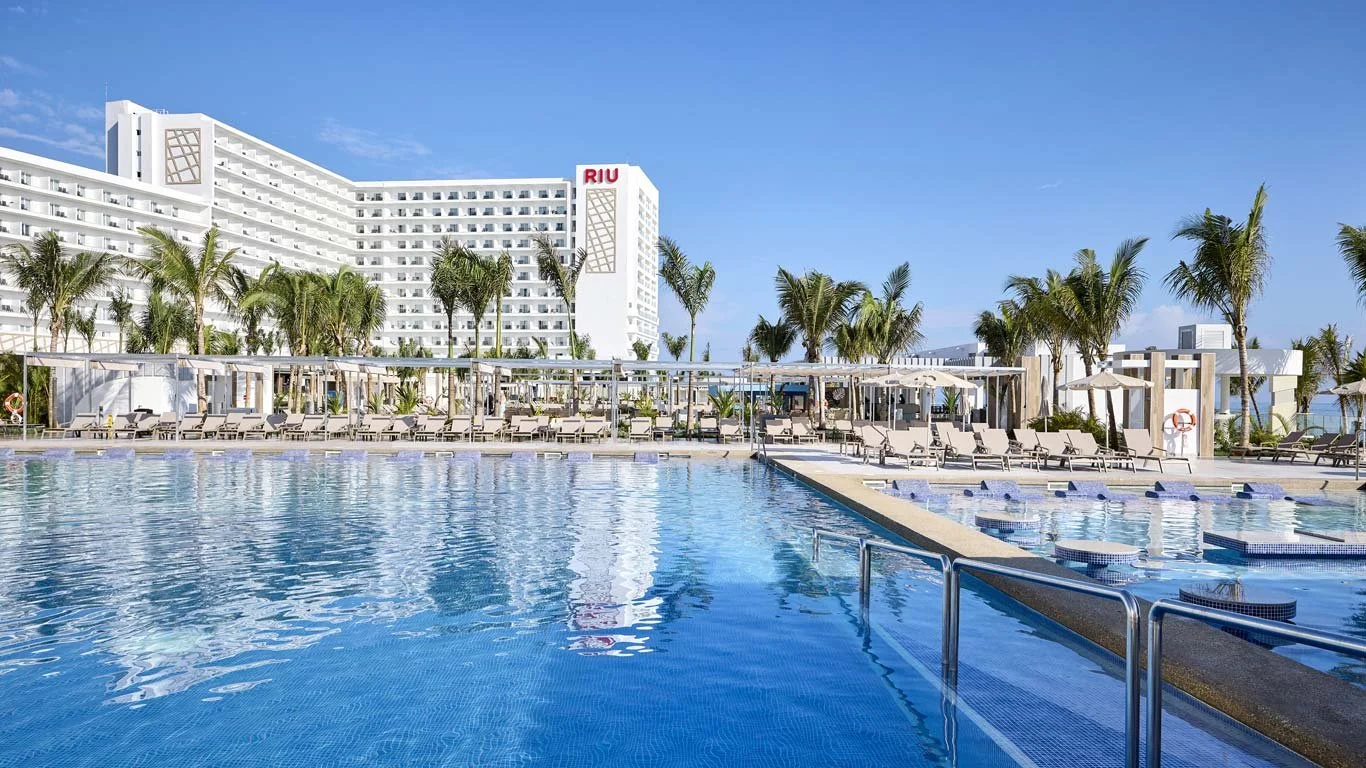 riu aquarelle wb 2.jpg