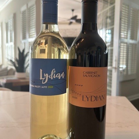 Now this is a power couple 😍🍷

Featured Wines of the Week @joes_butchershop 

Lydian &lsquo;Alto&rsquo; Sauvignon Blanc (Columbia Valley | 80% Sauvignon Blanc, 20% S&eacute;millon) &mdash; bright citrus, pineapple, yellow grapefruit
94 Gregutt | 91