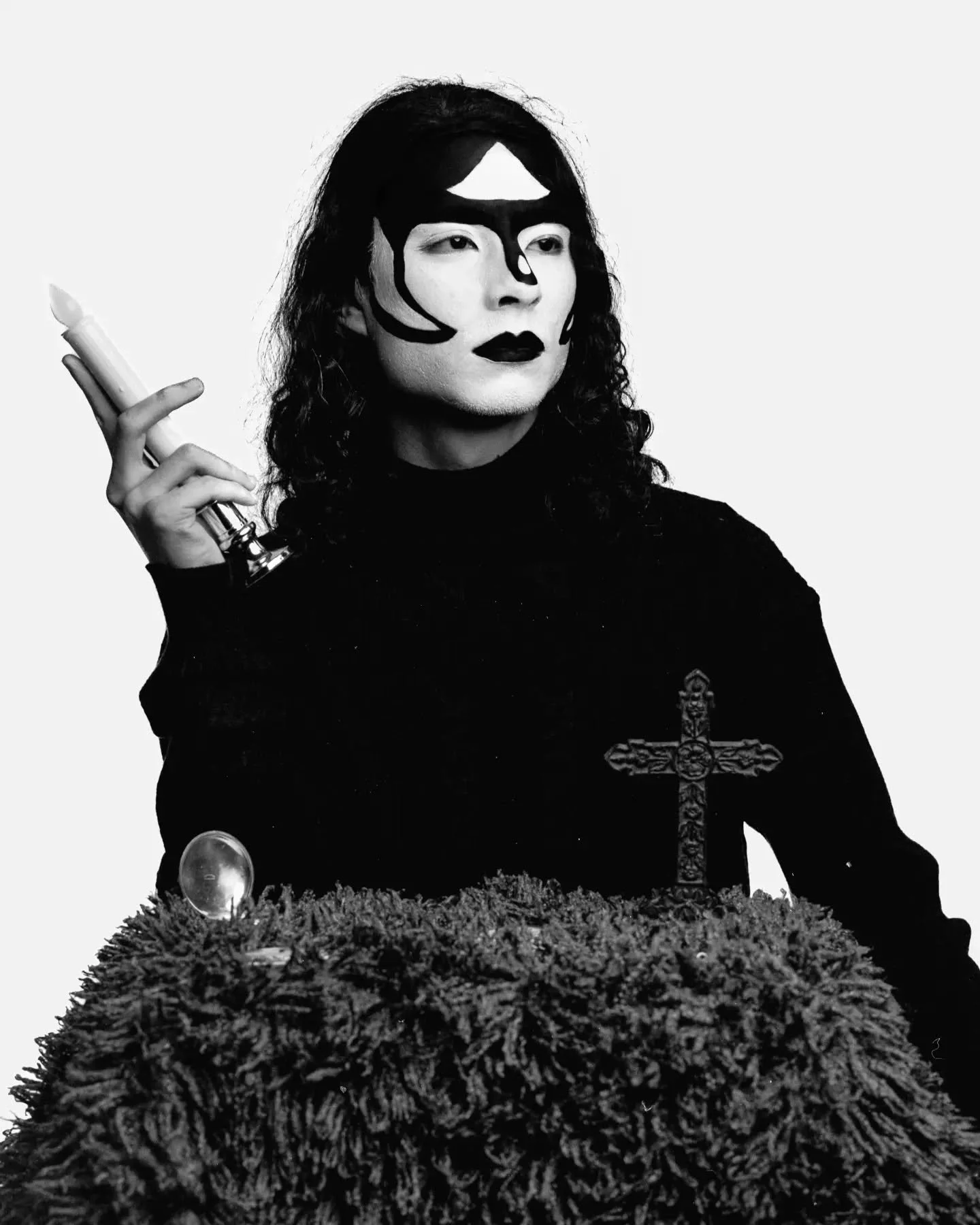 Arcanum I 🔮

📸: #pentax67 
🎞️: #tmax400 

@notvampirecosplay
MUA: @quebellita
BTS: @dgoomamma
PM: Renee Della Piana

#tarrotcards #arcane #magic #kodaklosers #filmisdead #shootfilmmag