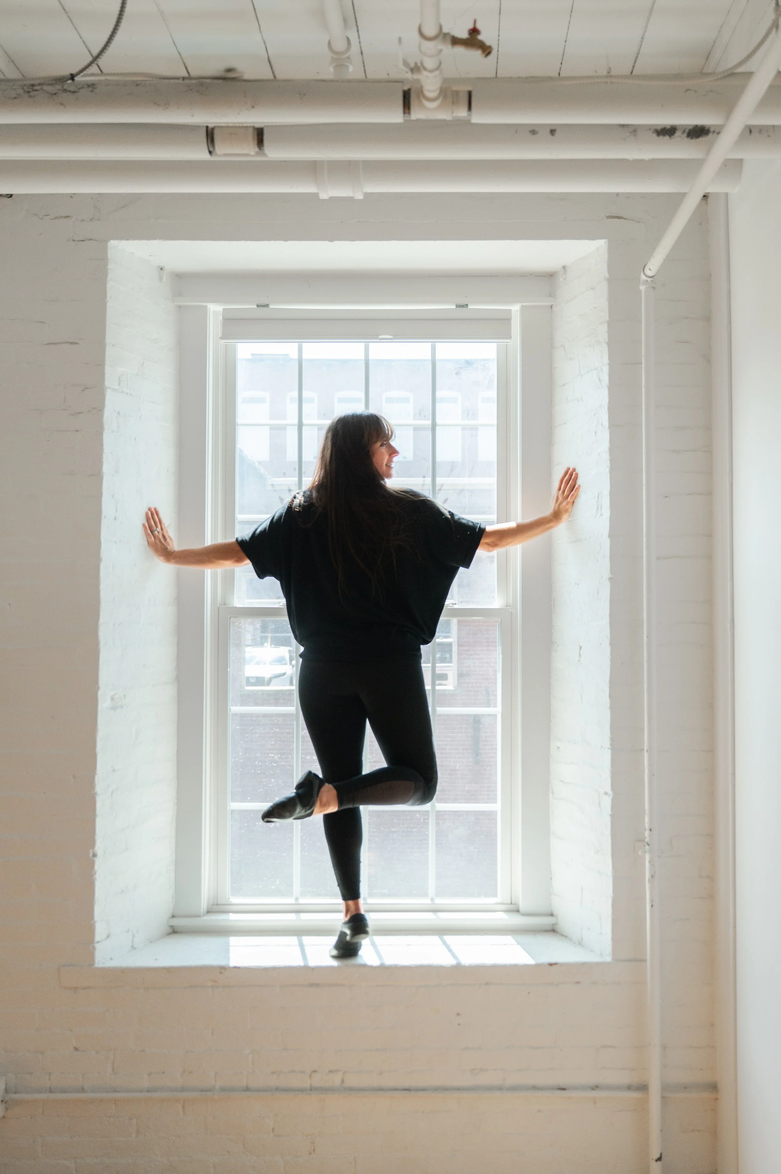 Ashley Ciraldo -  Dance With ME Jazz, Ballet, and Heels Instructor