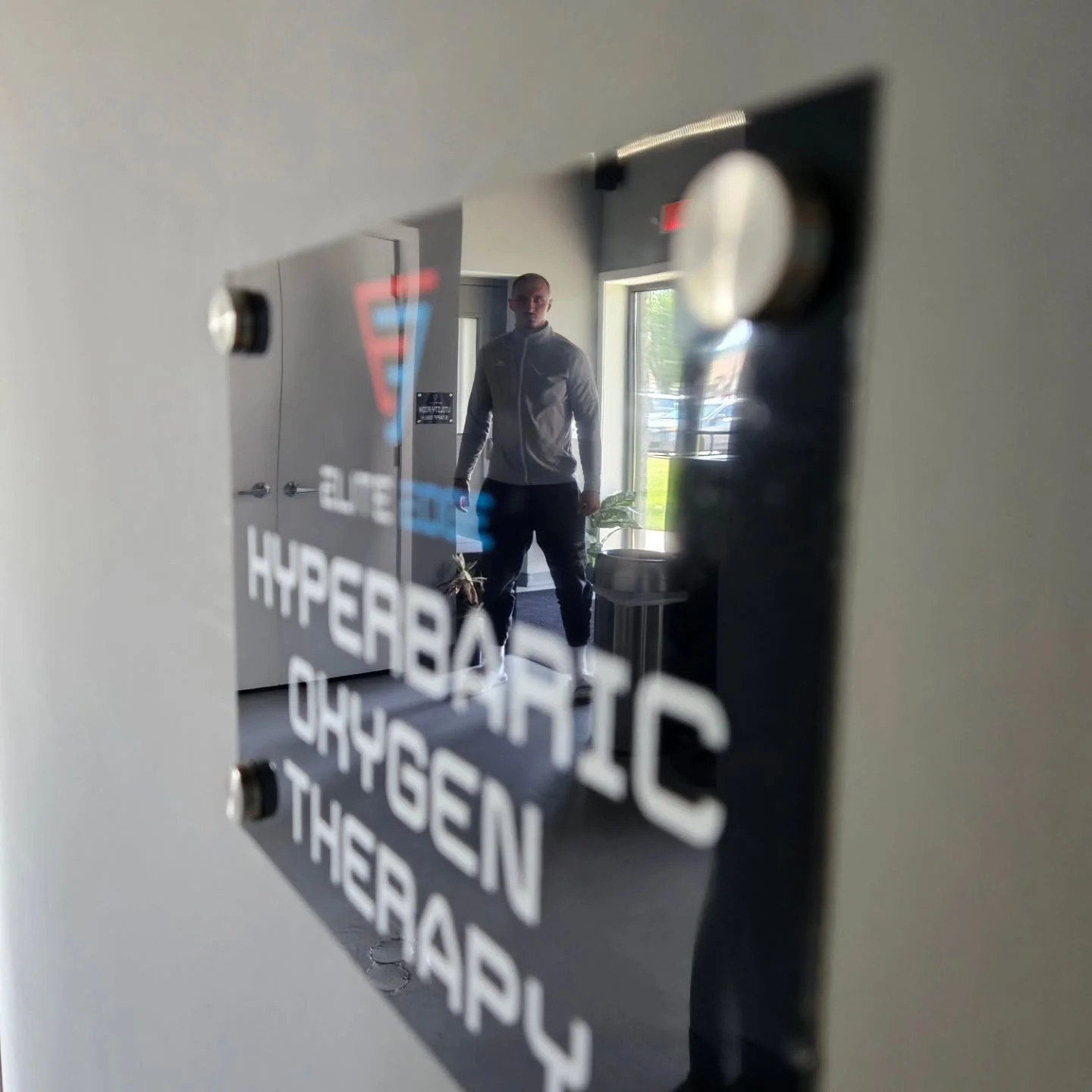 In preparation for his next fight @taekwonsymbiote takes his recovery seriously. @elite_edge_recovery gets him right back into training.