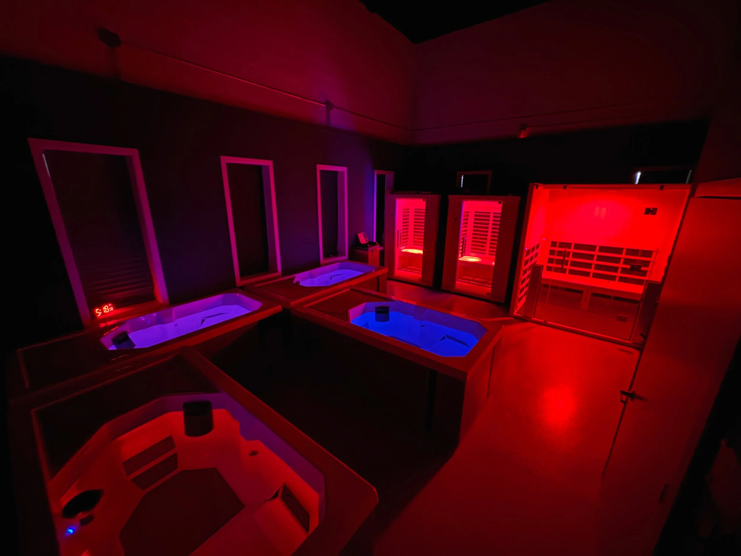 Recovery looks good from every angle. 🔴❄️

Cold. Heat. Light. Recovery.
Everything you need to reset under one roof.