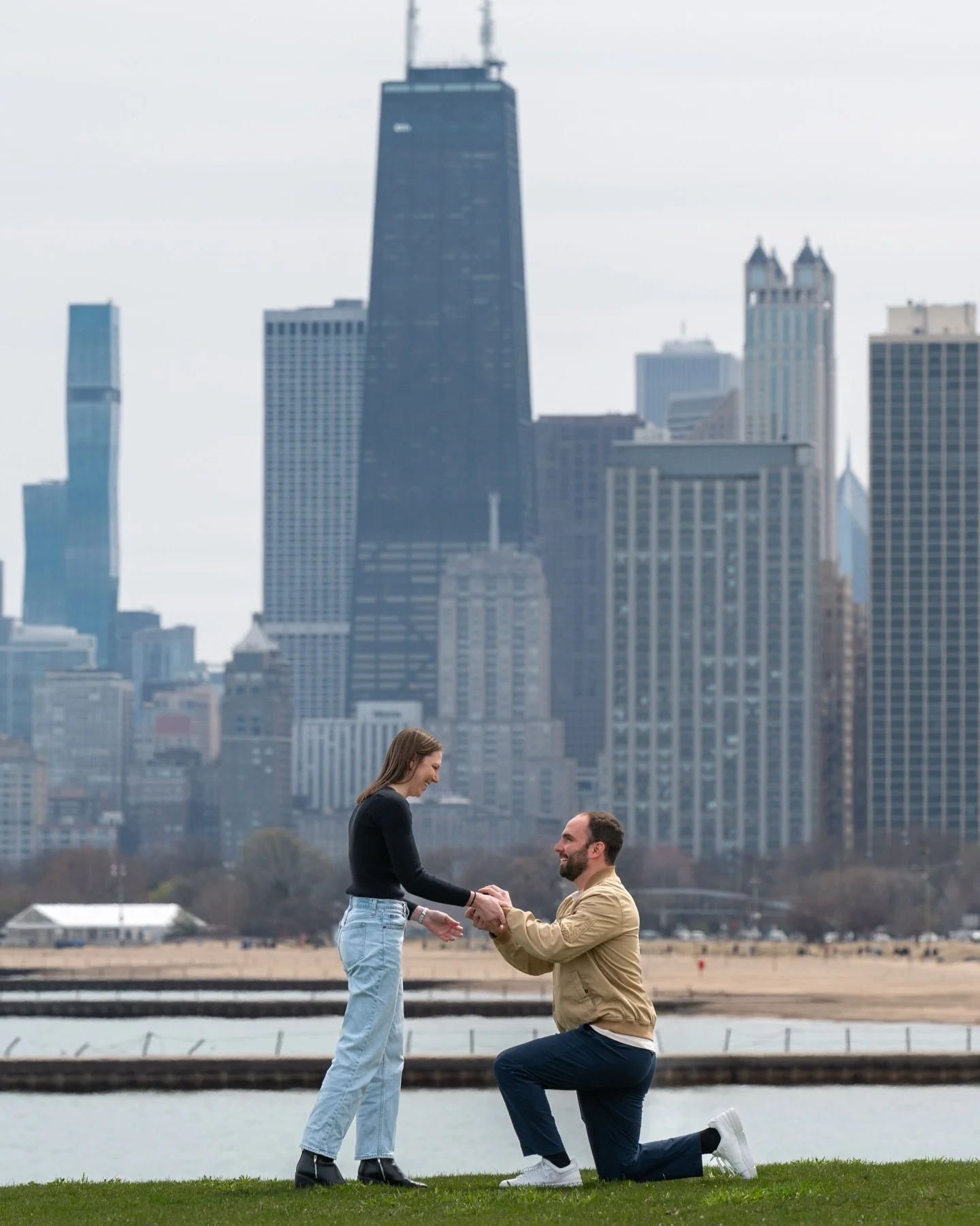 A gorgeous proposal day for Diana &amp; Matt! This spot shows that North Ave Beach doesn&rsquo;t deserve alllllll the credit haha. If you&rsquo;re wanting gorgeous skyline views but without all the people that North Ave often brings, then this spot b