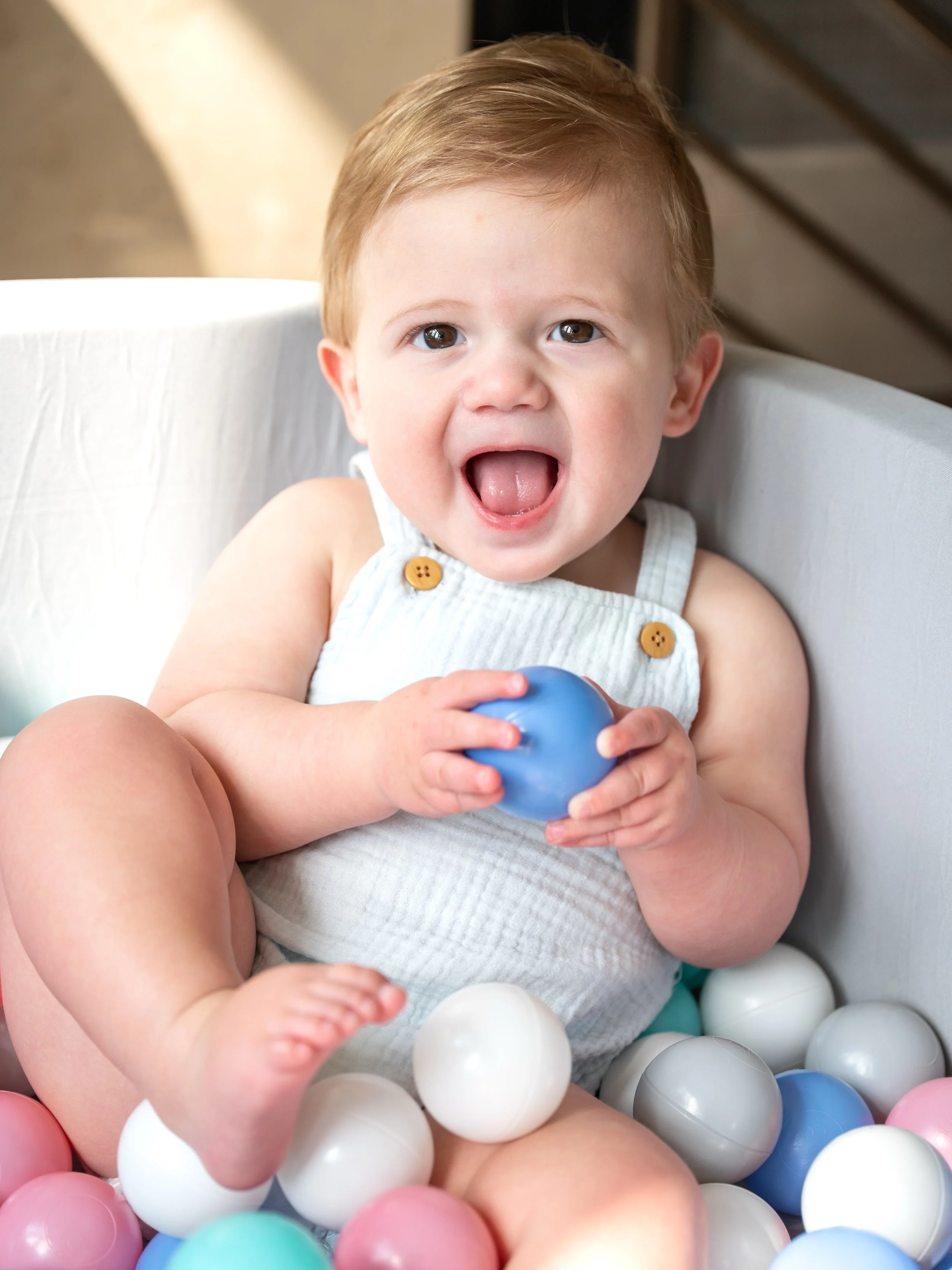 Can you guess what item was immidiately added to my kit after this shoot?! Here&rsquo;s your reminder that kids don&rsquo;t have to sit perfectly still to get amazing photos- let them play! 🫧✨