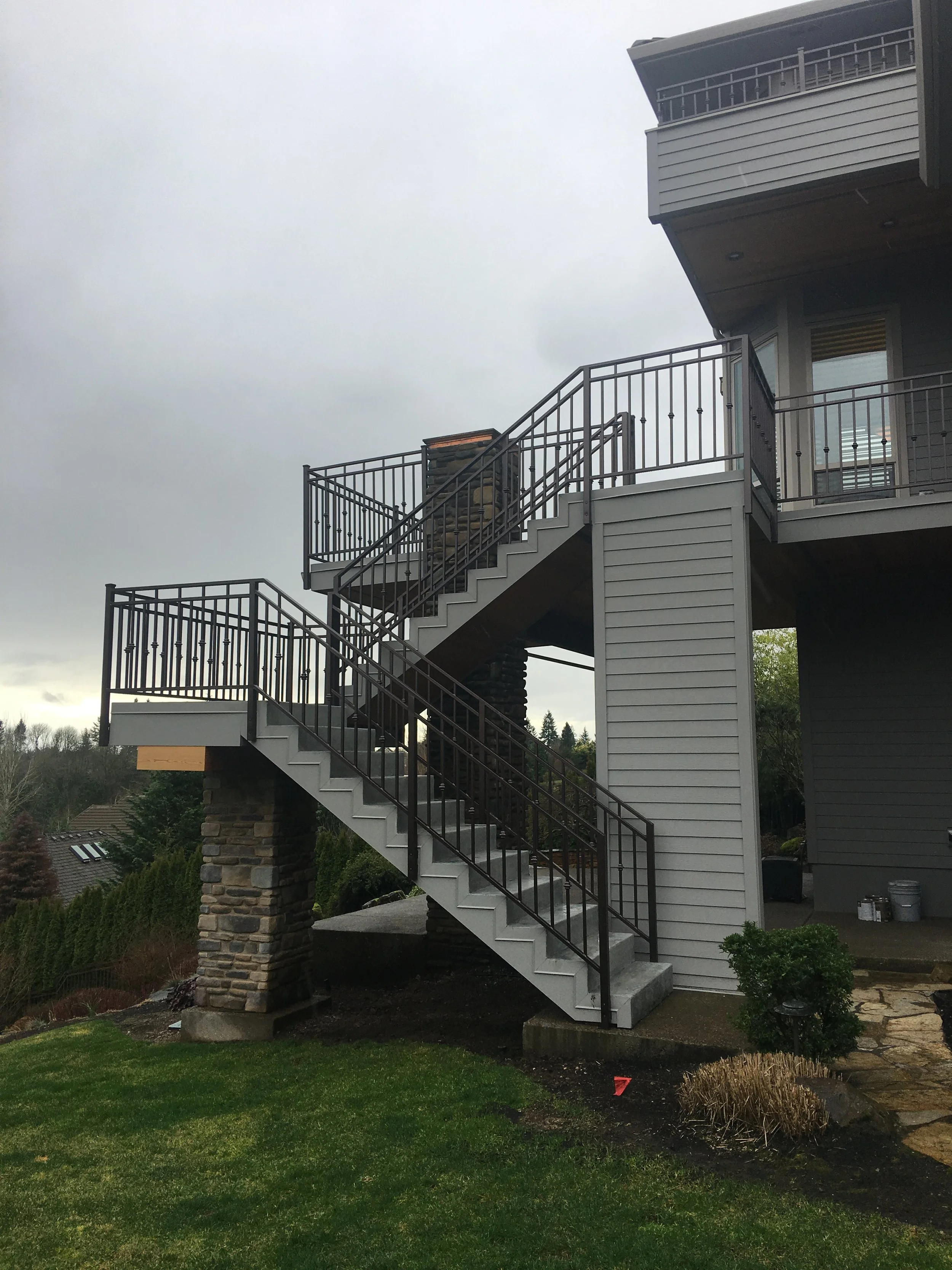 Exterior Rail