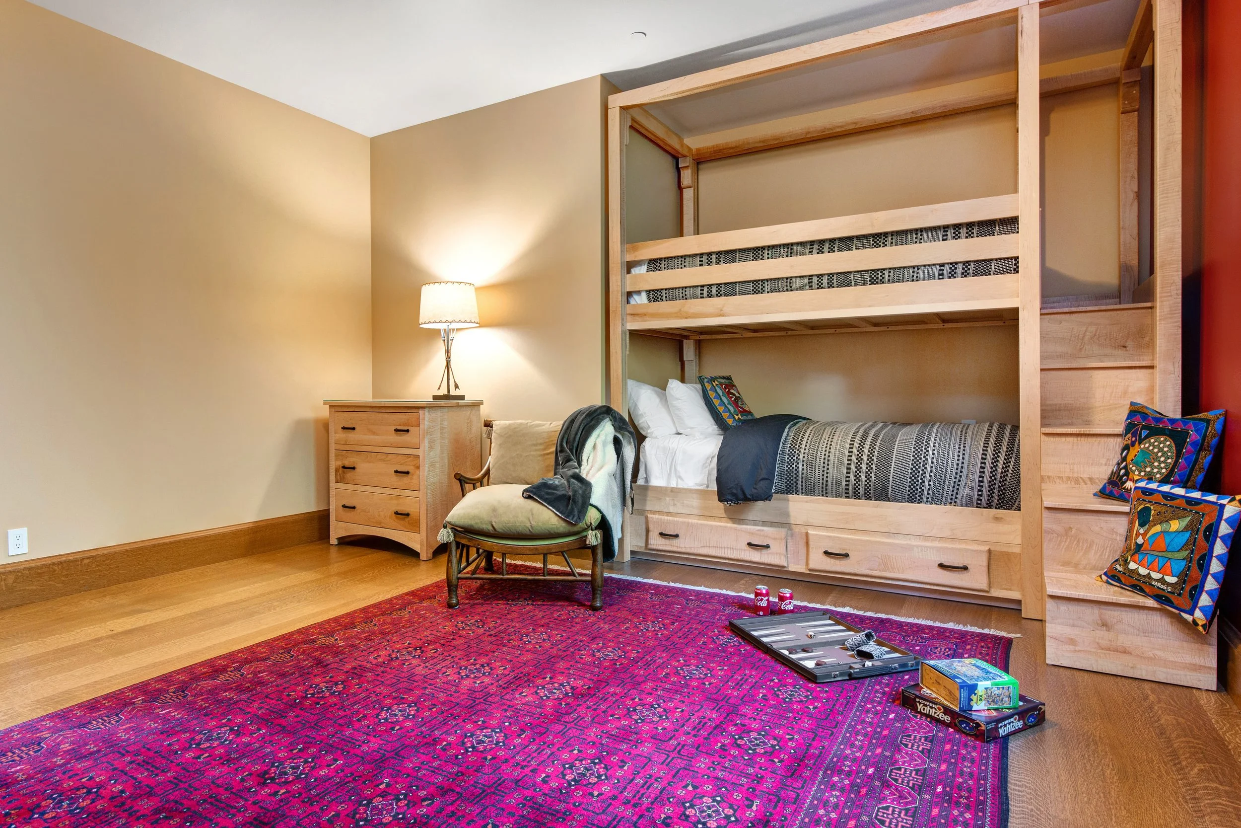 Bunk room 2.jpg
