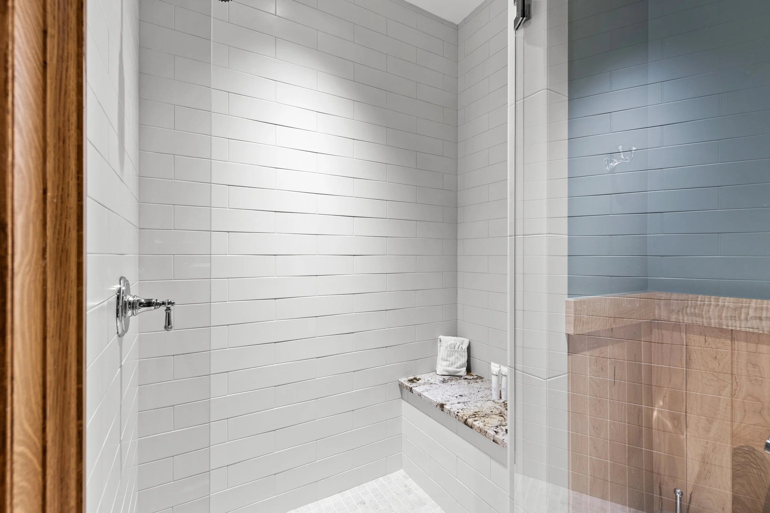 BA_Middle floor Full Bath .jpg