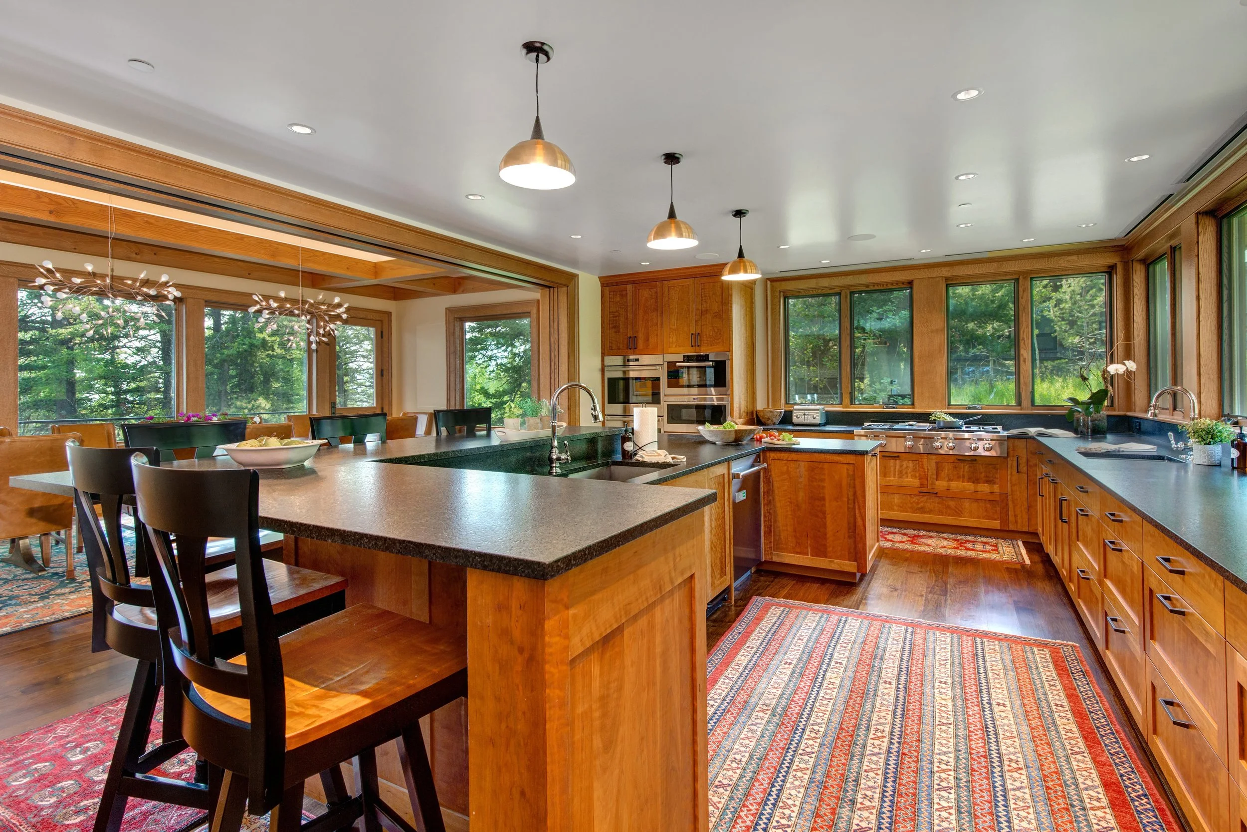 Kitchen_2.jpg