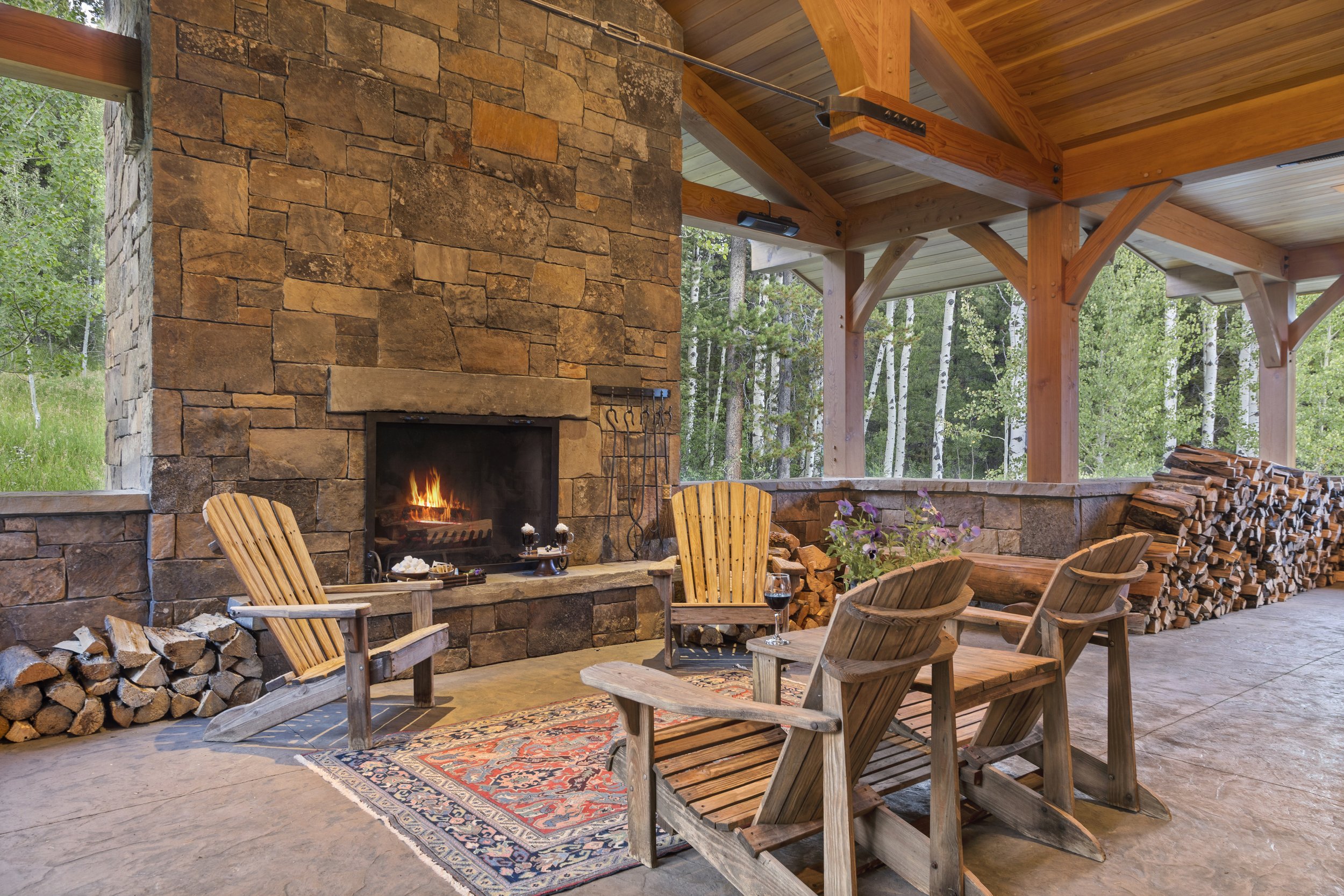 Outdoor Fireplace and wine.JPG