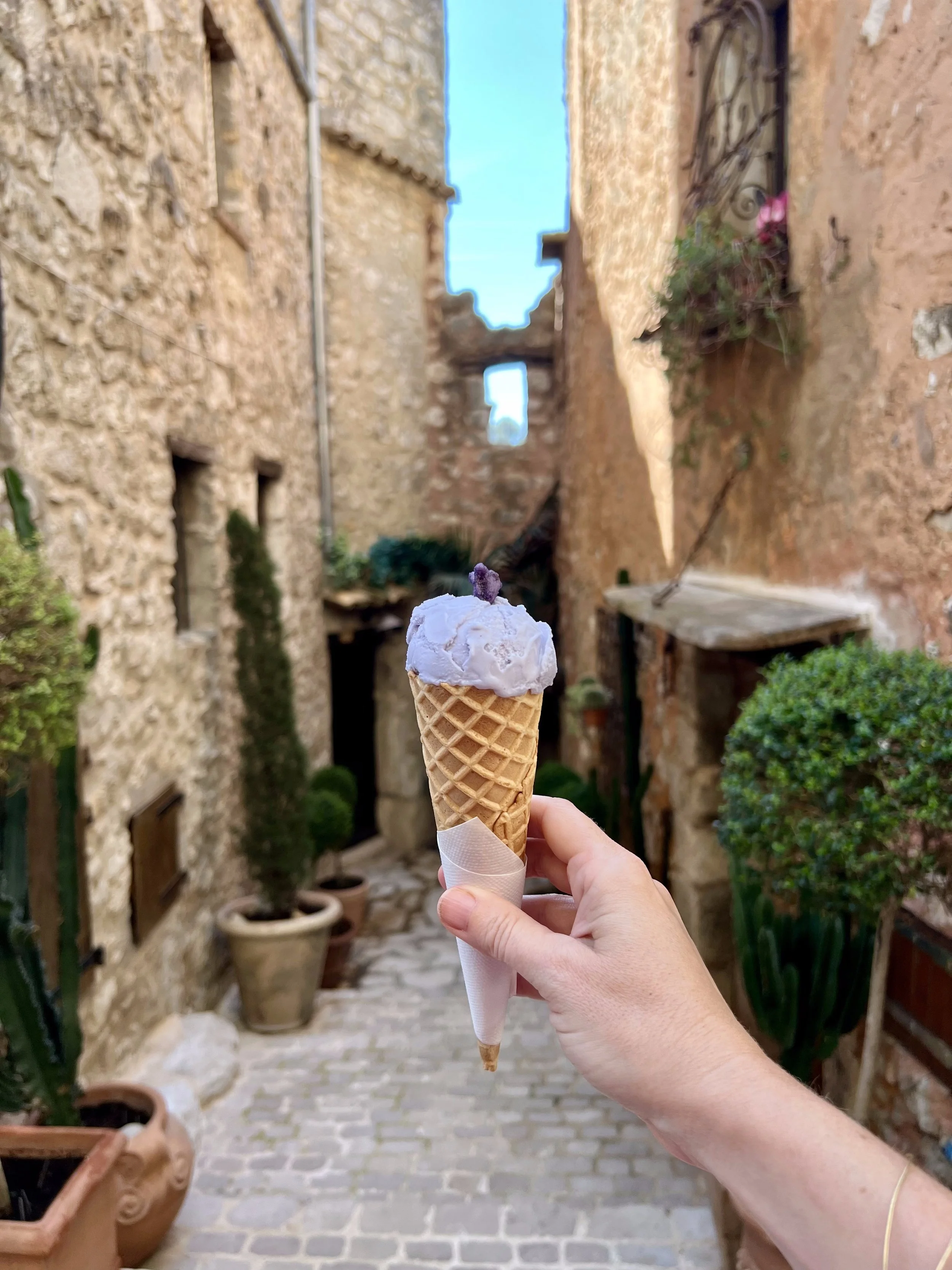 Violet ice cream in Tourettes-sur-Loup, France. April 2026. 