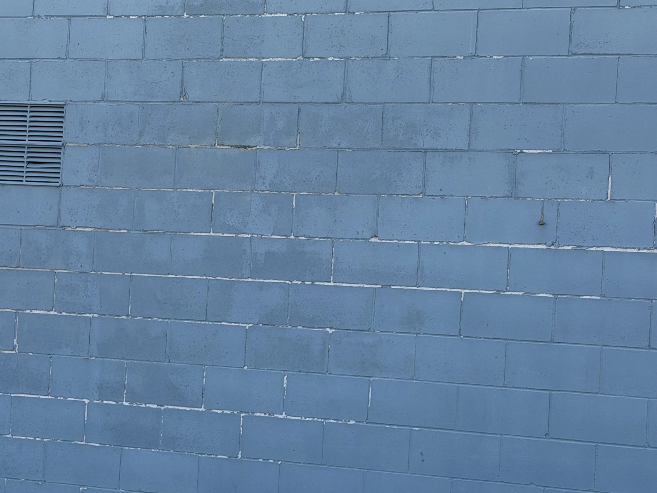 Photo showing the grandstand's deteriorated exterior.