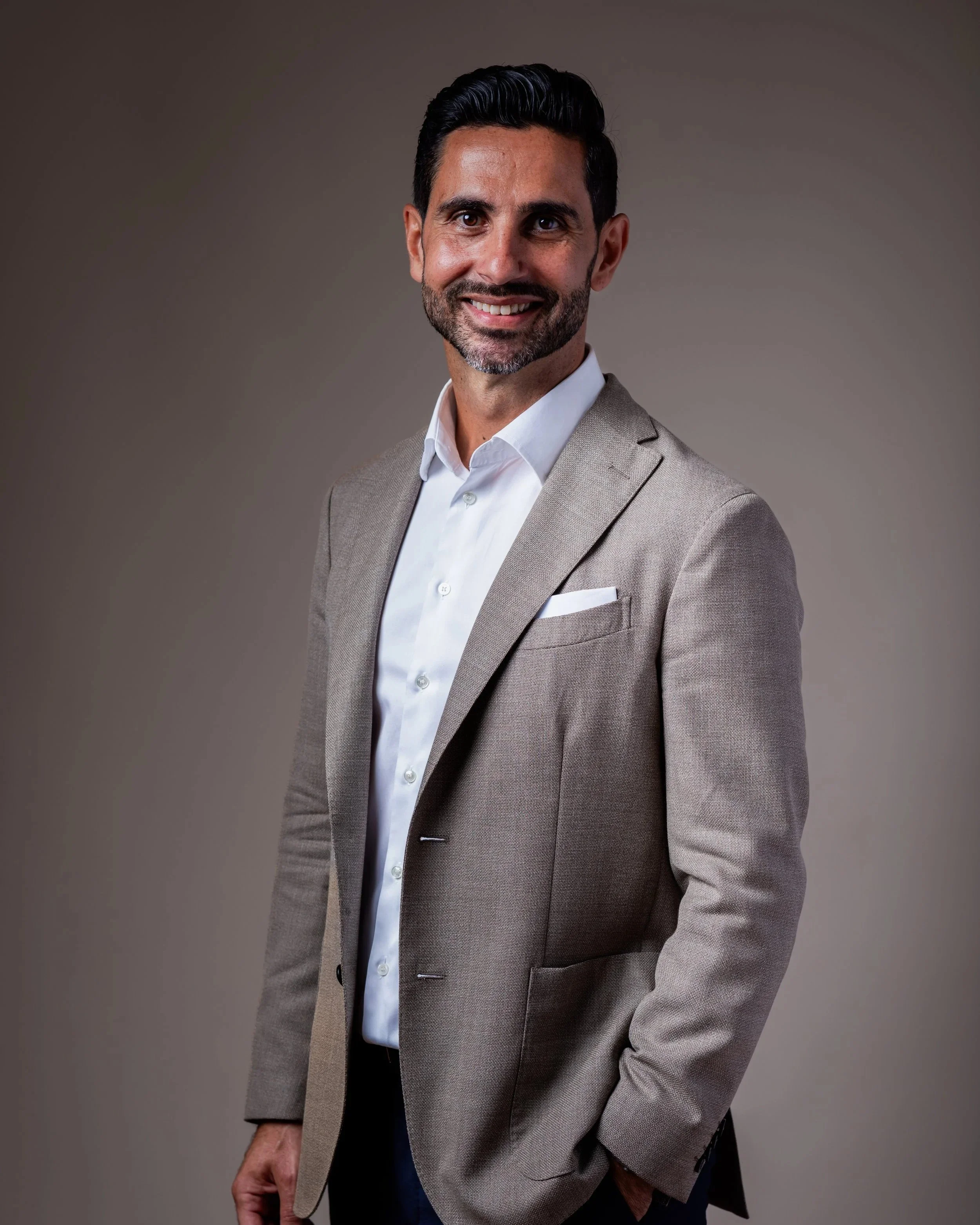 Antonio Nigro. CEO I GM I Change & Leadership Expert. When Leadership Matters.
Growth. Performance. Future