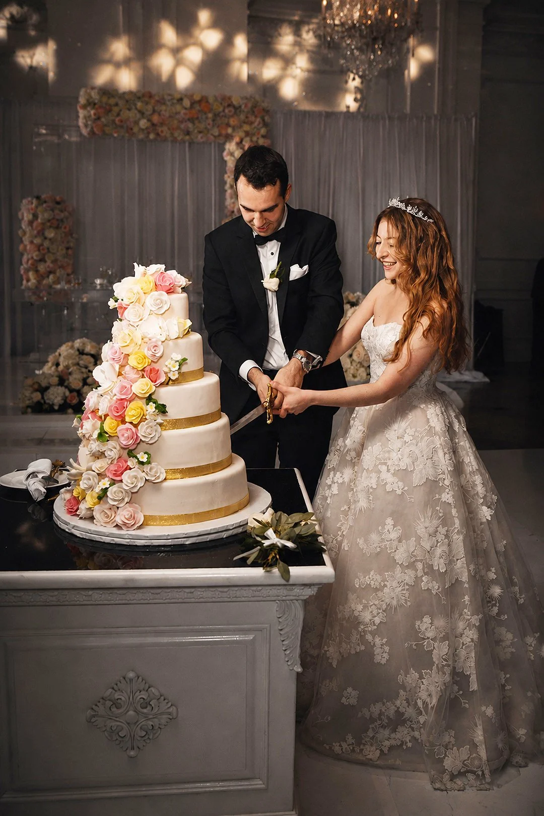 luxury-cake-manhattan-wedding-pro-lux-studio.jpg