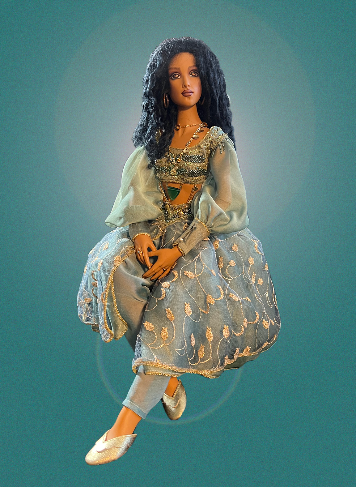 Sheherzade full seated teal ground.png