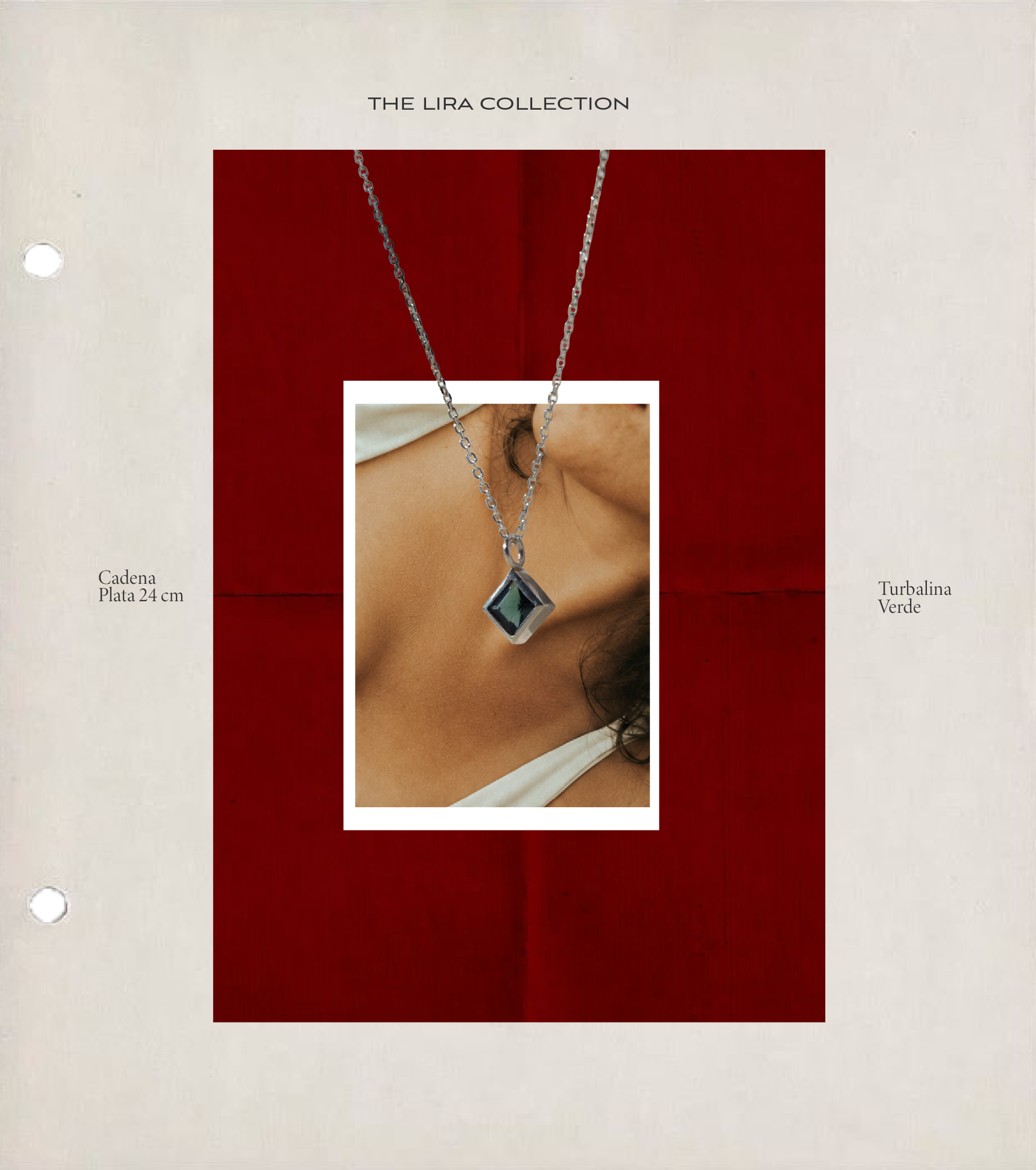 Collar de plata de 24 cm con un colgante verde en forma de cubo