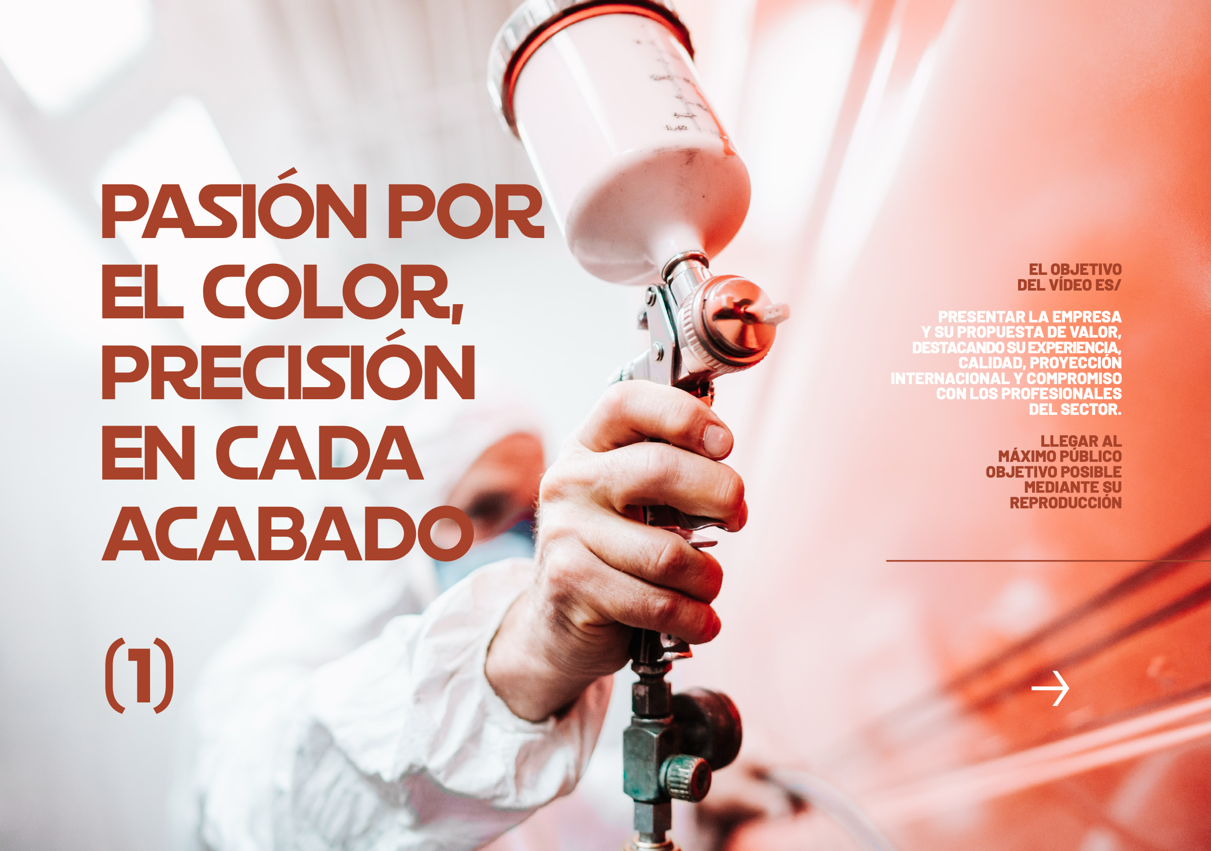 Una mano sosteniendo un microscopio con enfoque en la óptica. El fondo es predominantemente de tonos rojos y blancos. Texto en la imagen en español habla sobre la pasión por el color y la precisión en cada acabado, con detalles sobre la presentación de una propuesta de valor de una empresa y su compromiso con el sector.