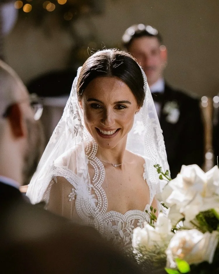 Elvira🤍

Bride @3lvir4_s4nt 
Ph @weddingtales_alessandrafinelli
Make up @simonaalbertibridal 
Venue @torresanseverinoeventi 
Flowers @ruscianoespedito 

#ourbride #lebaobabsposa