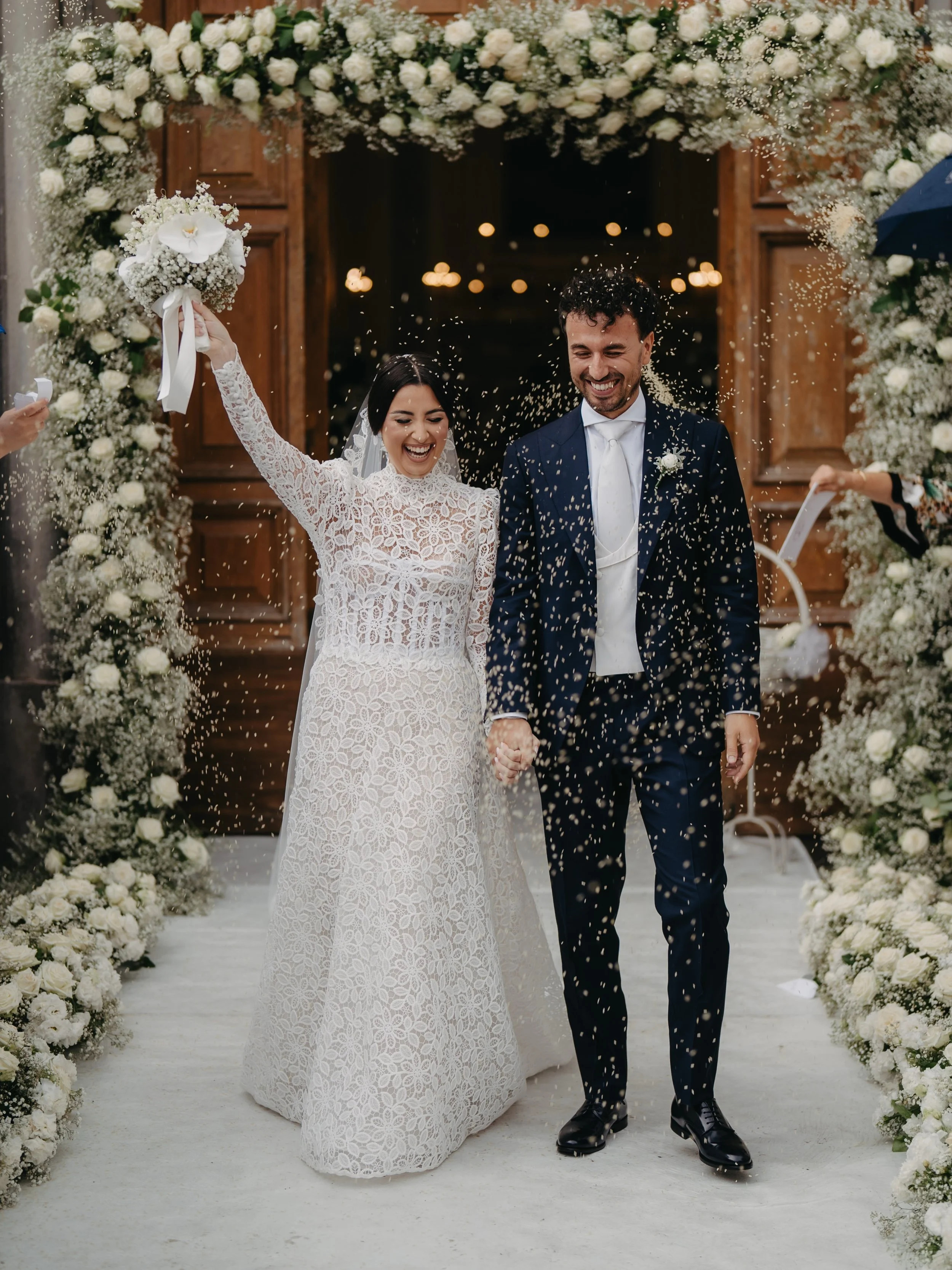 V&amp;G 🤍

Bride @annagiovannadambrosio 
Groom @vincenz0dauria 
Venue @grandhotelroyalsorrento 
Ph @silviorussostudio 
@gruppo_arechi_music
@grandhotelroyalsorrento @francescocinque83 
Hair stylist @thomasnastrohair thomasnastrohair 
Make up @mariac