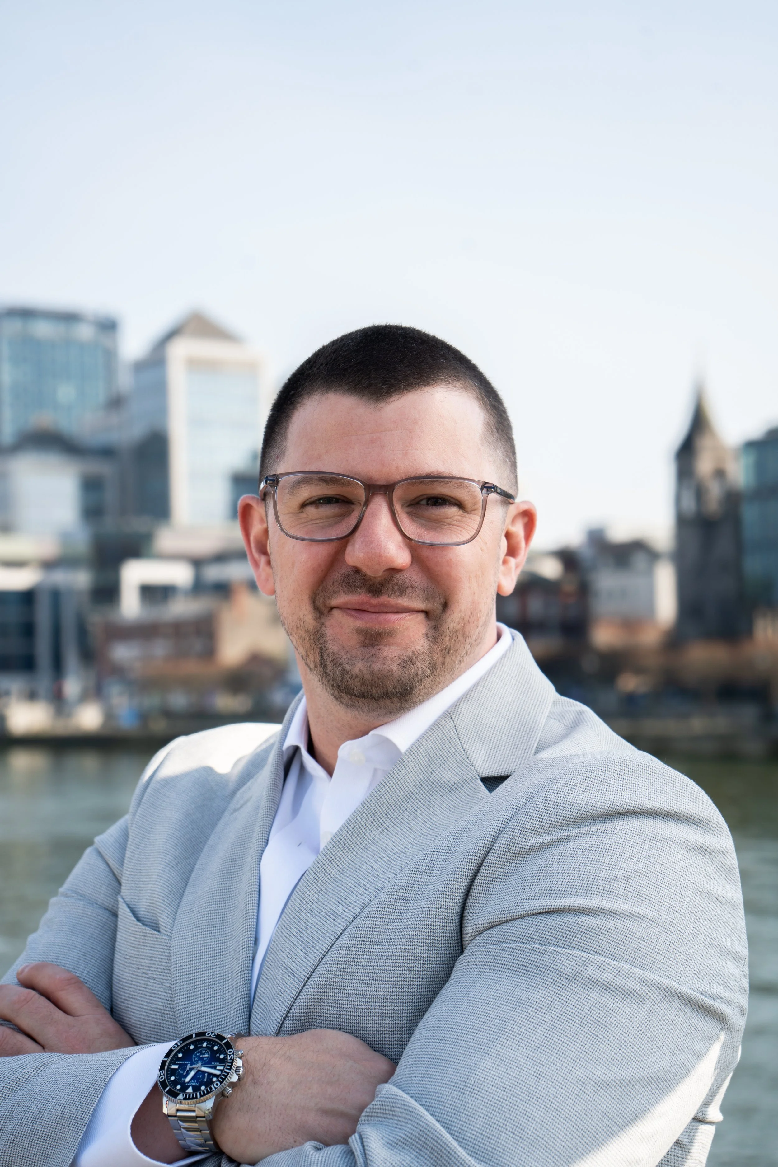 MR Commercial, the commercial office and real commercial estate expert