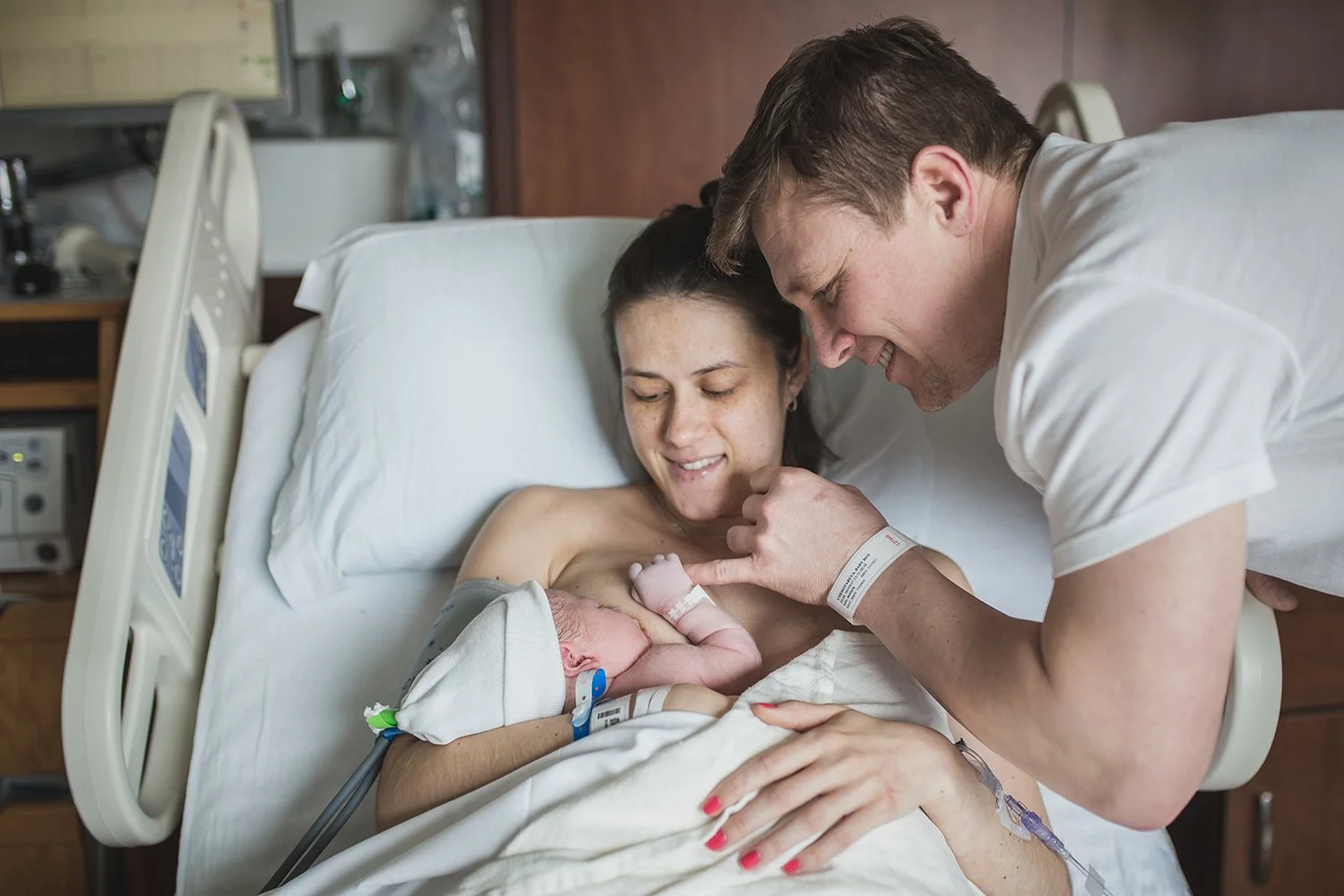 newborn-first-hour-chicago-birth.jpg