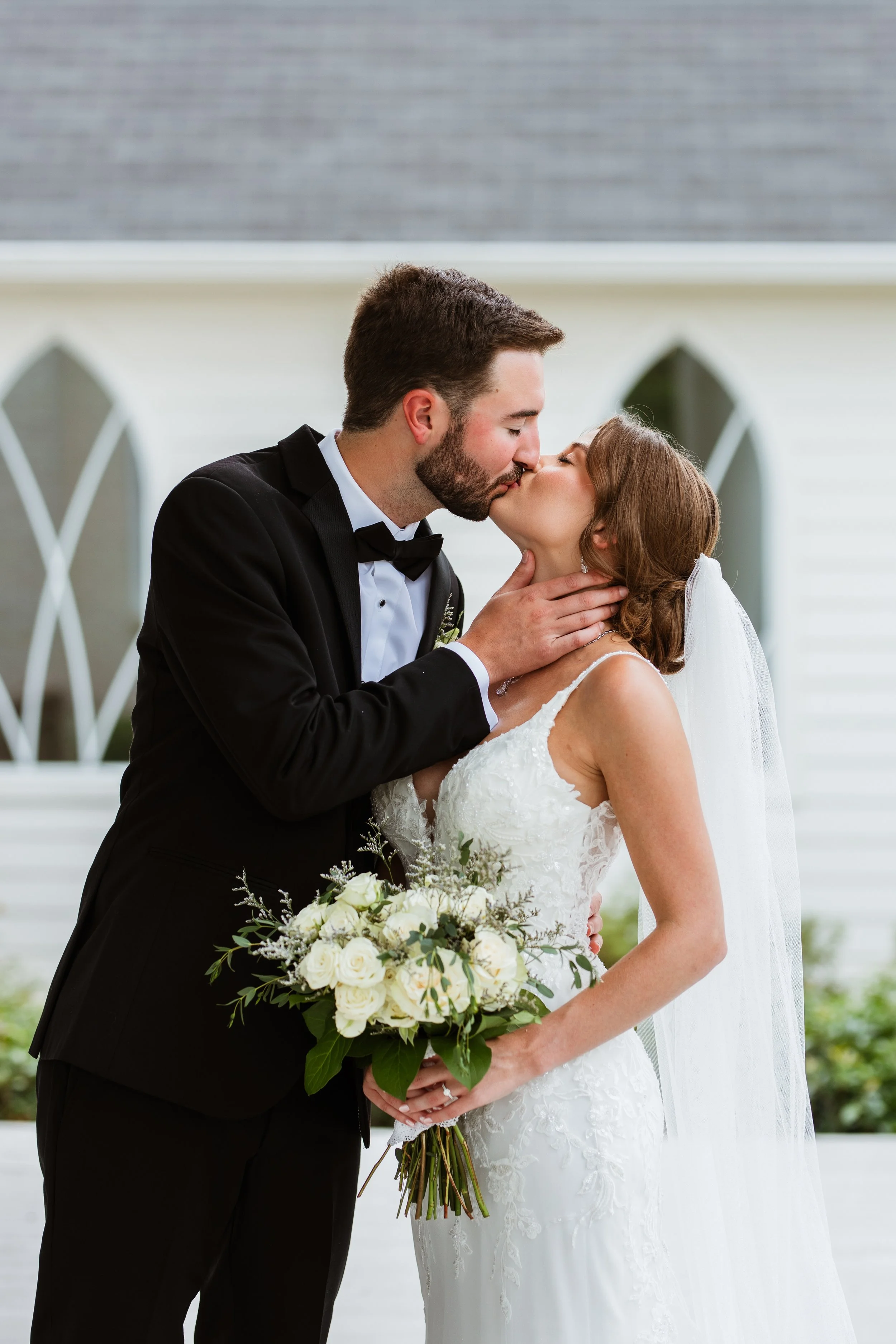 Mississippi bride and groom at Castle Hill Resort in Oxford, Mississippi.